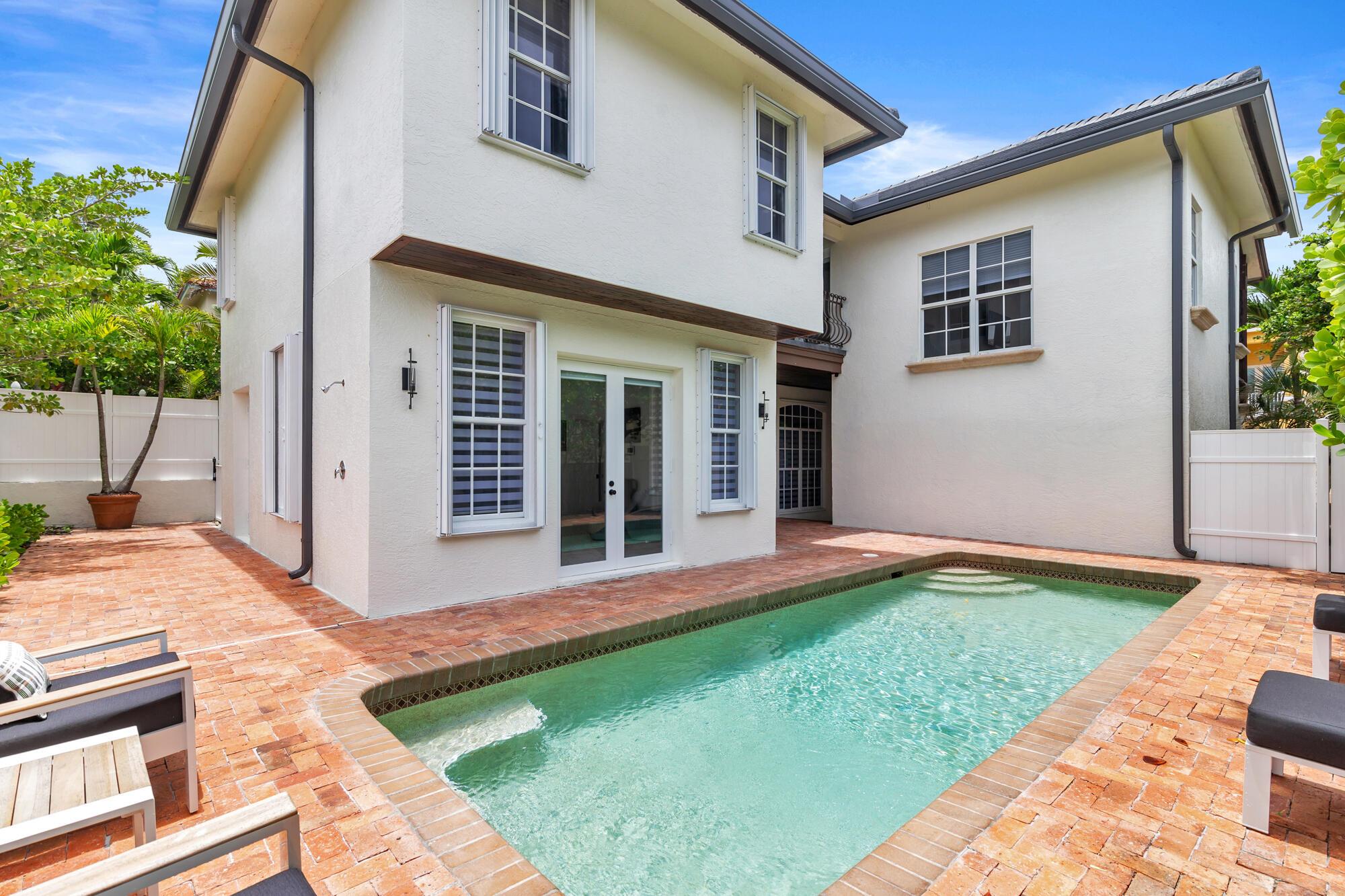 Image to showcase the property located at 460 Surfside Lane