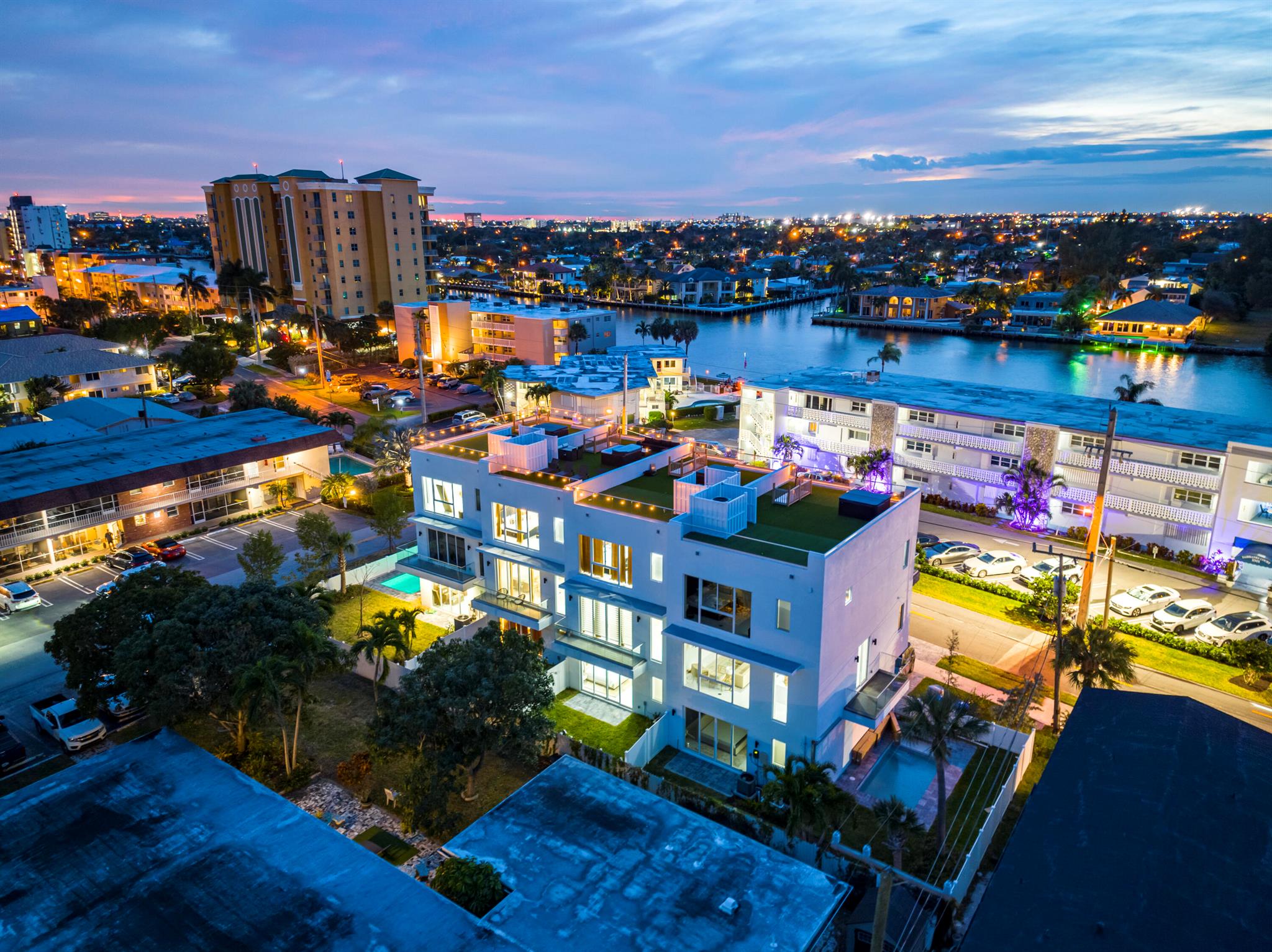 1000 N Riverside Drive
