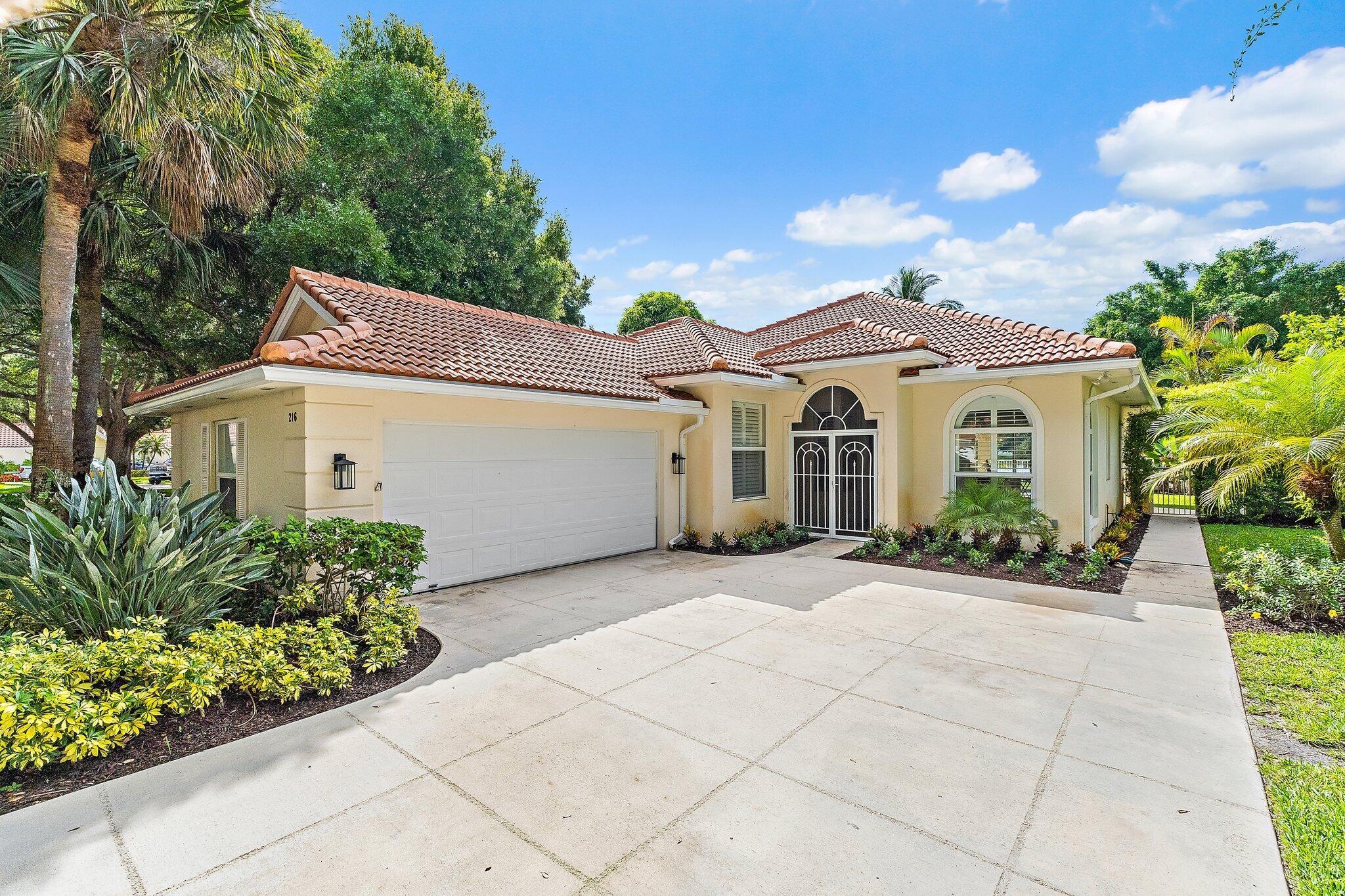 216 Tall Oaks Circle, Palm Beach Gardens, Florida 33410