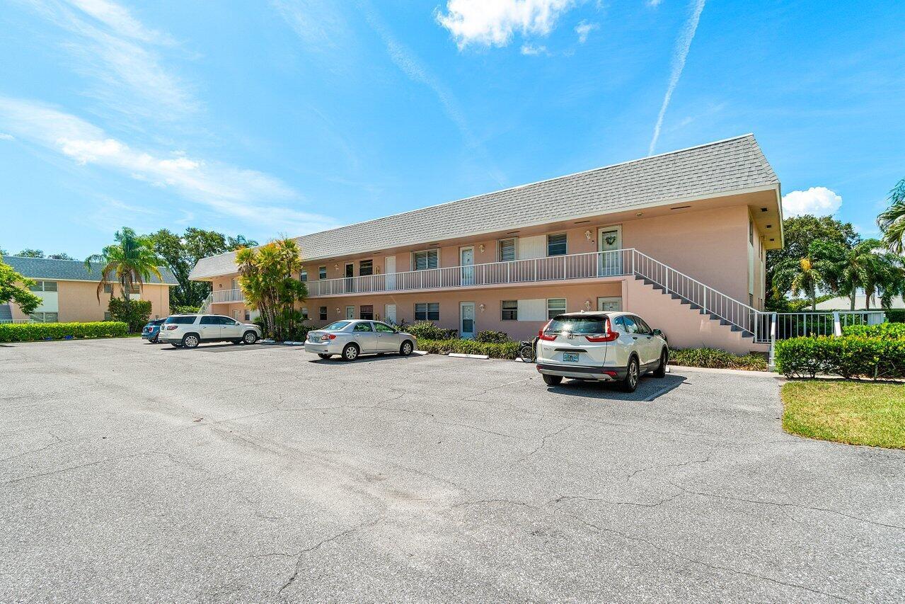 Showcase Image of listing 18081 SE Country Club Drive 15-149