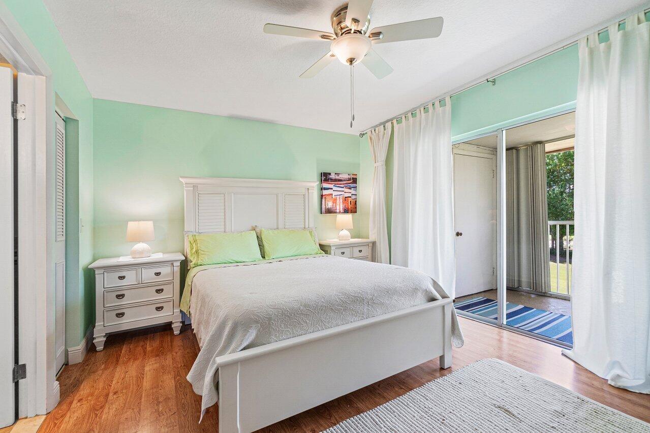 Image to showcase the property located at 18081 SE Country Club Drive 15-149