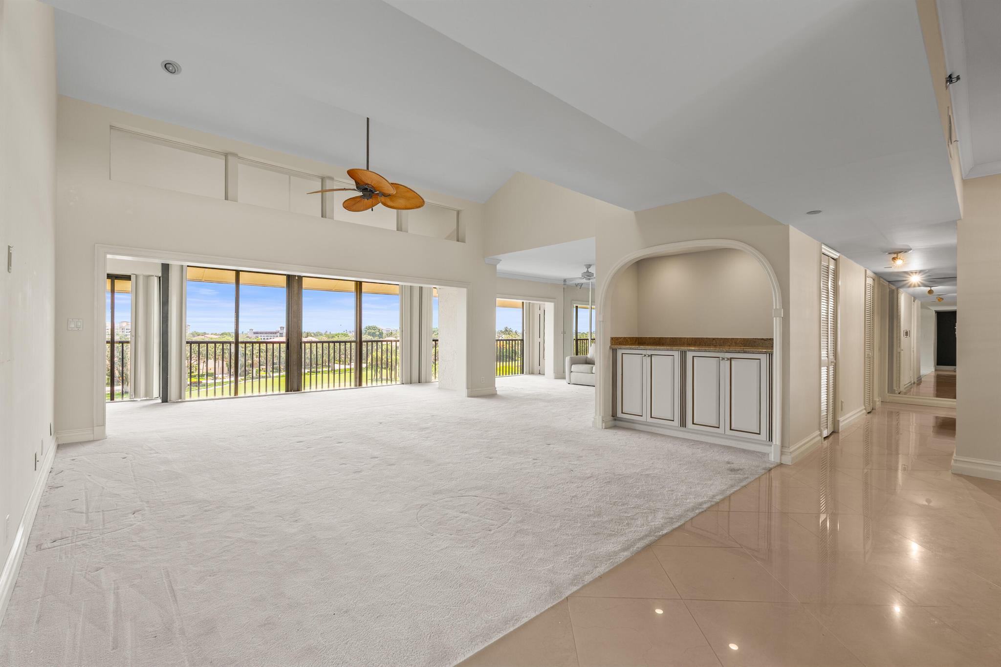 Image to showcase the property located at 16940 Bay Street N504