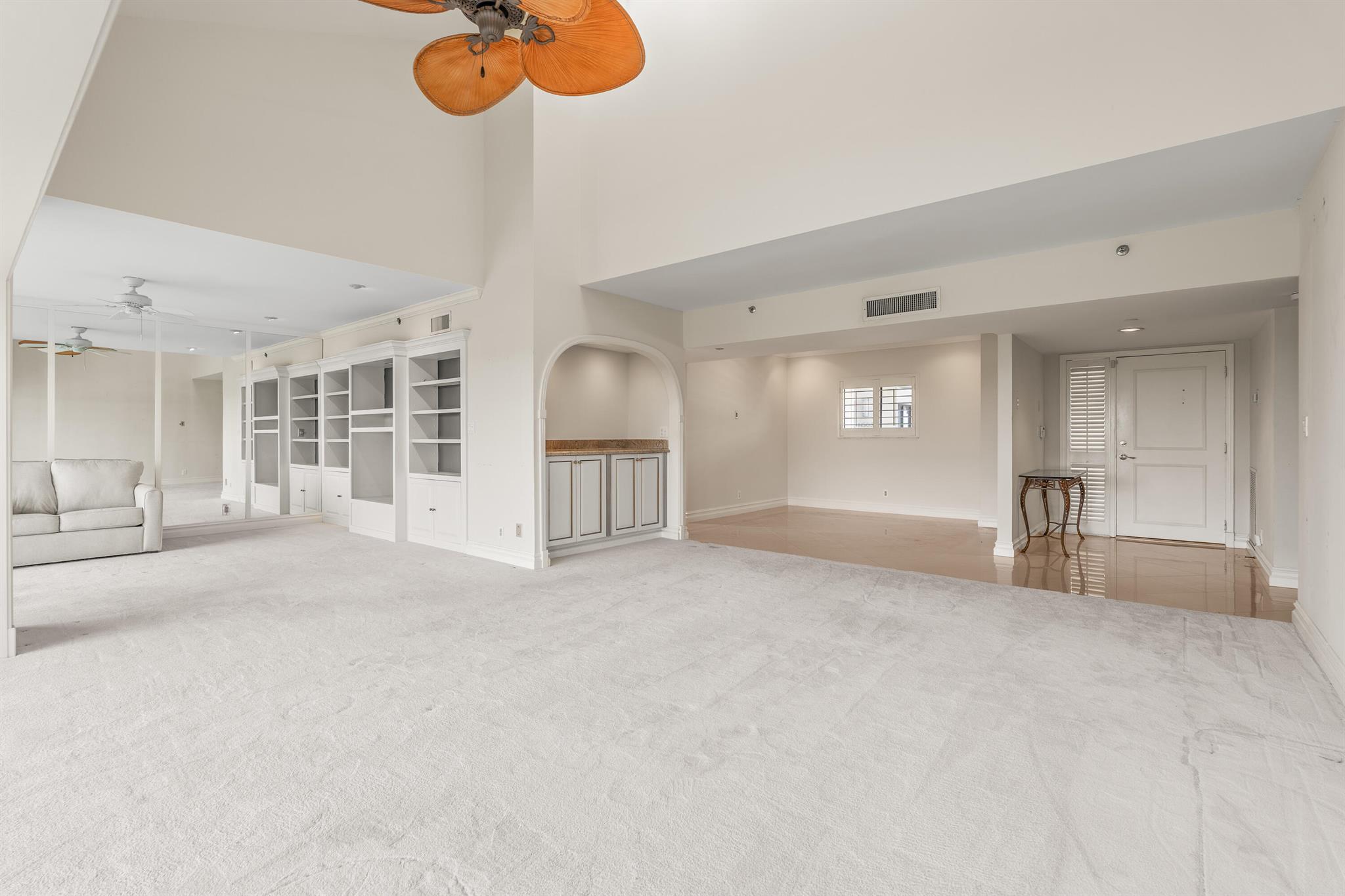 Image to showcase the property located at 16940 Bay Street N504