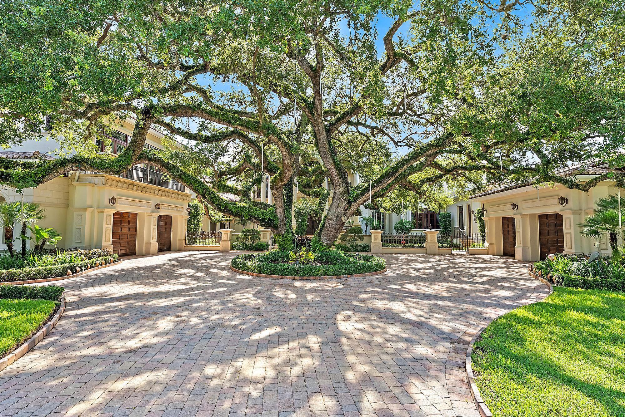 Image to showcase the property located at 2330 Seven Oaks Lane