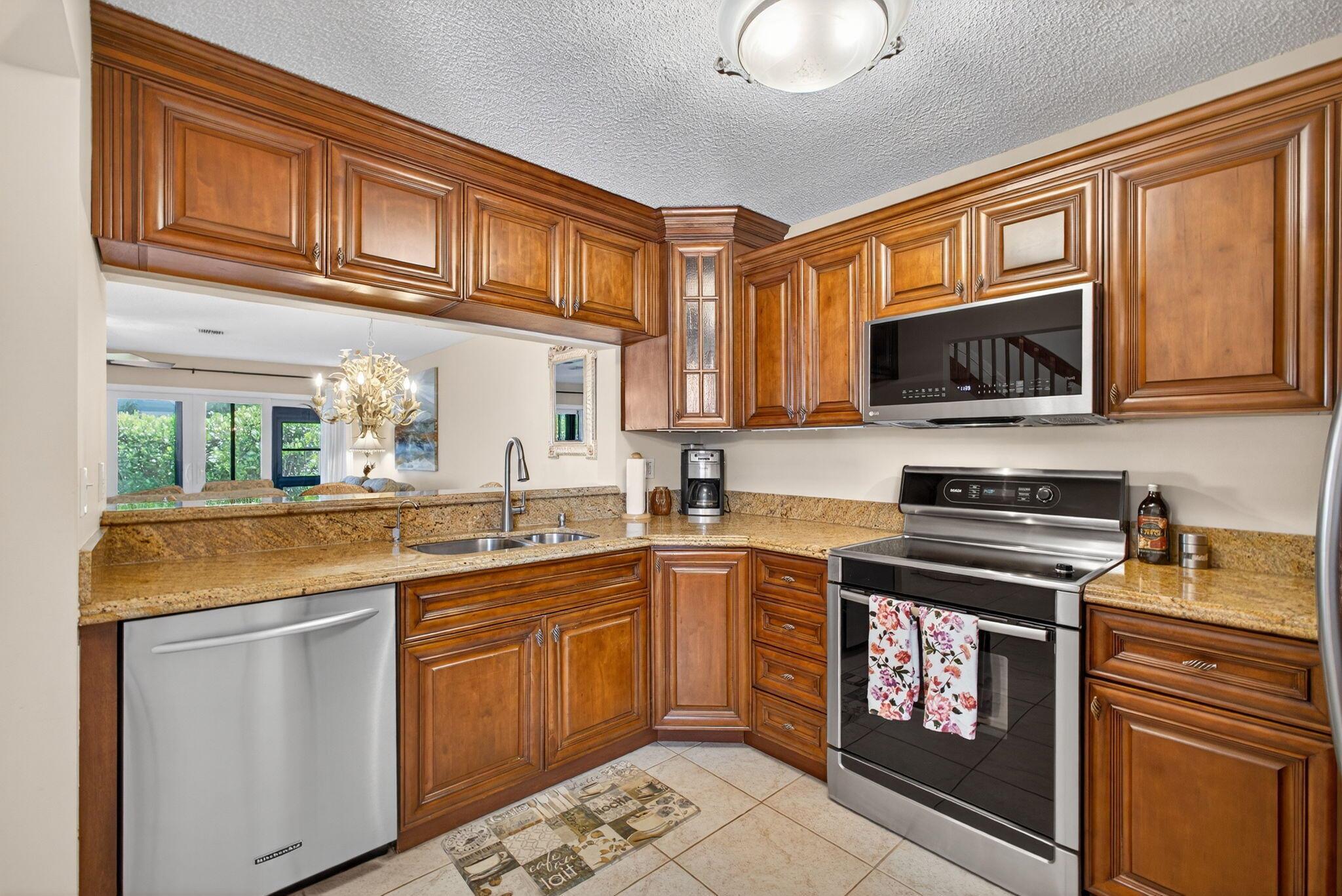 Image to showcase the property located at 1126 Ocean Dunes Circle