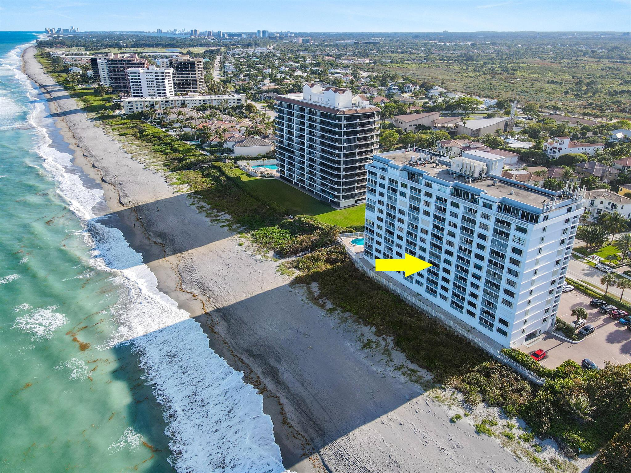 Image to showcase the property located at 840 Ocean Drive 404