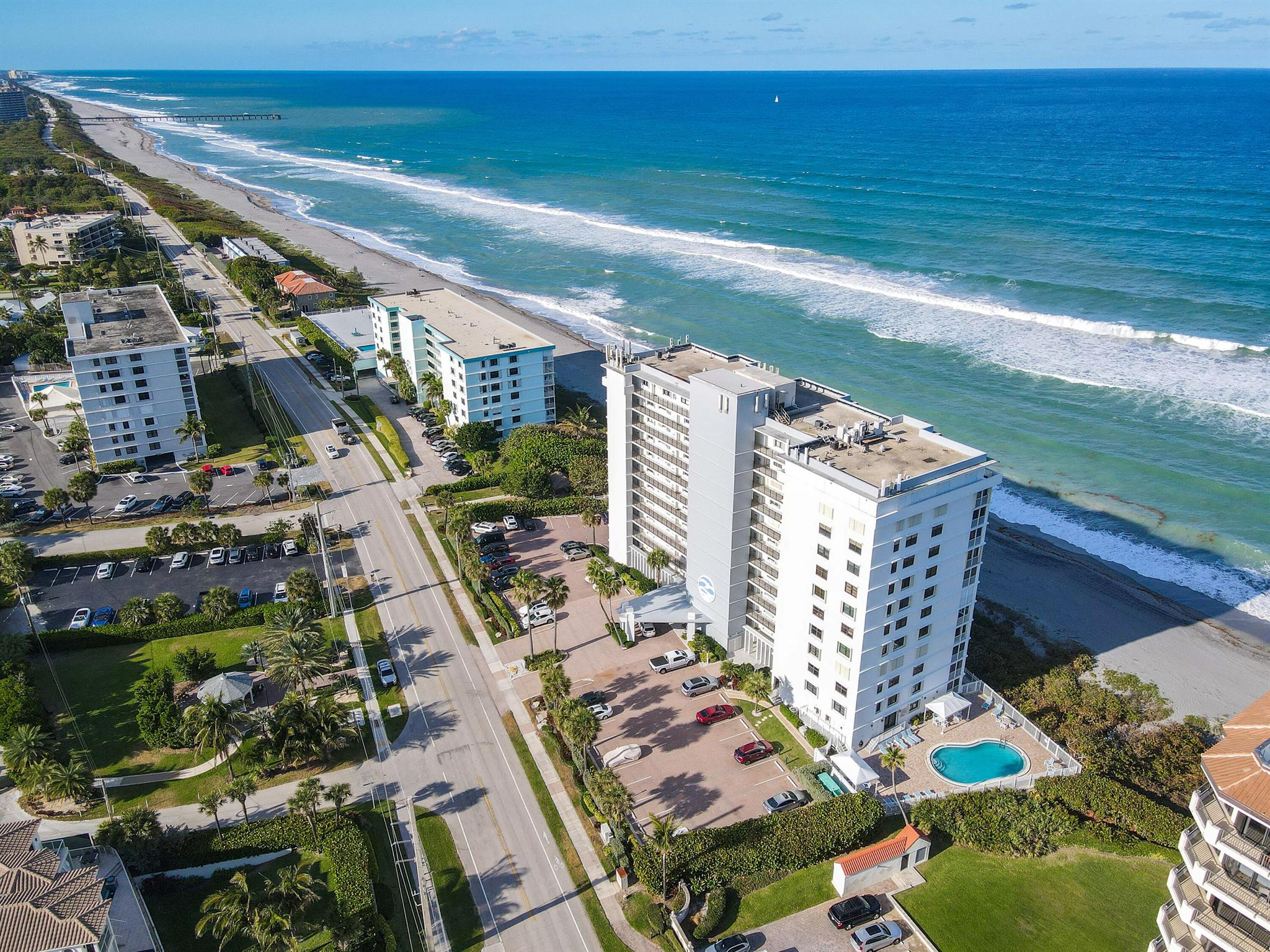 Image to showcase the property located at 840 Ocean Drive 404