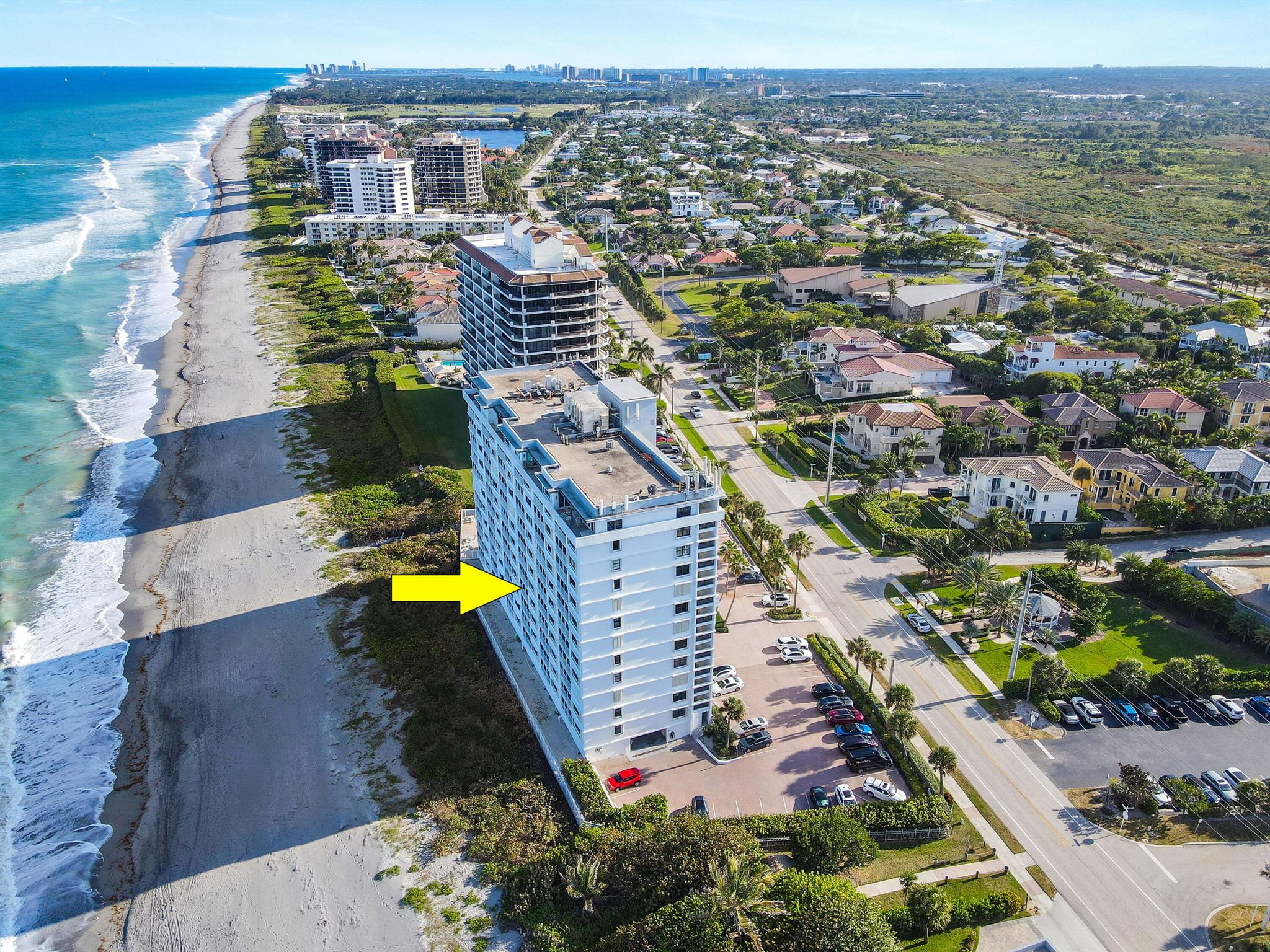Image to showcase the property located at 840 Ocean Drive 404