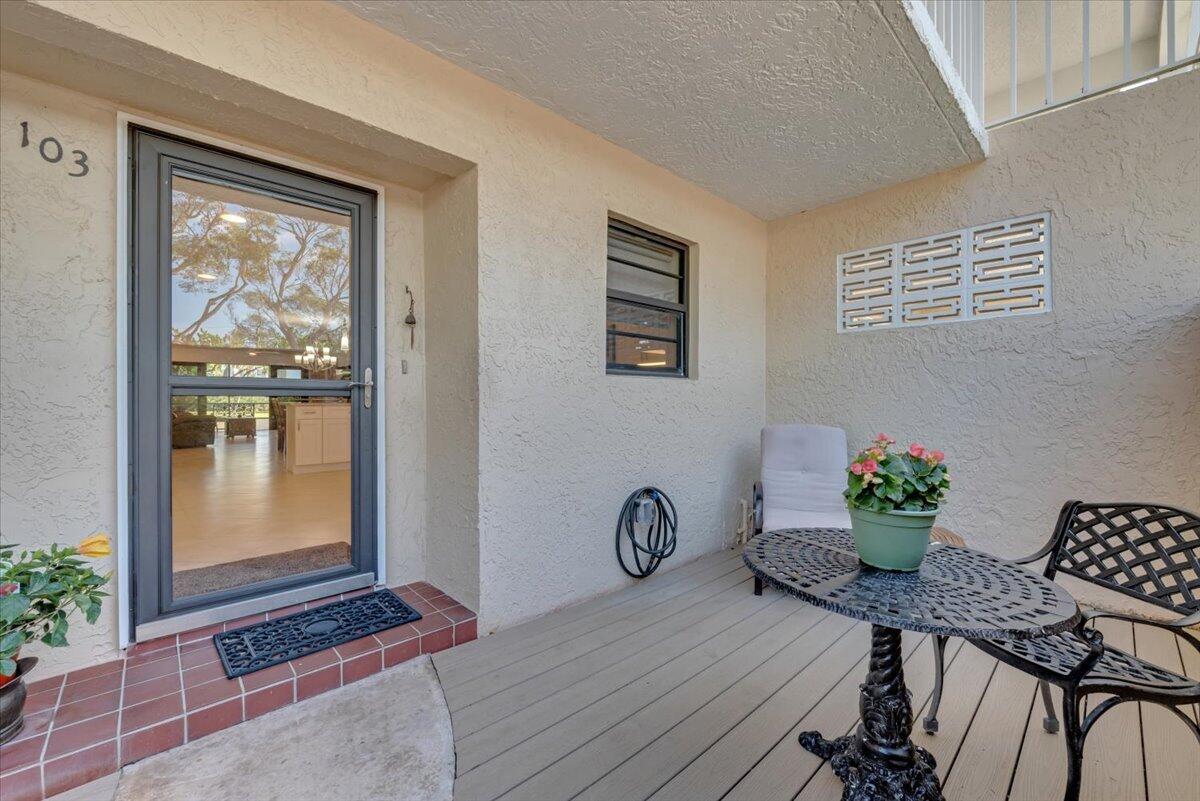 Image to showcase the property located at 300 N Highway A1a 103m