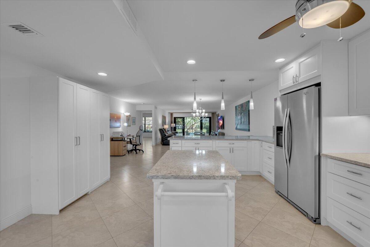 Image to showcase the property located at 300 N Highway A1a 103m