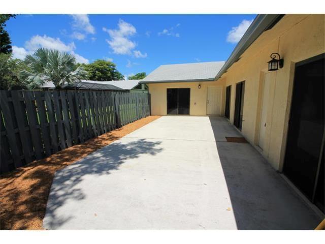1158 Summit Trail Circle Unit B, West Palm Beach, Florida 33415