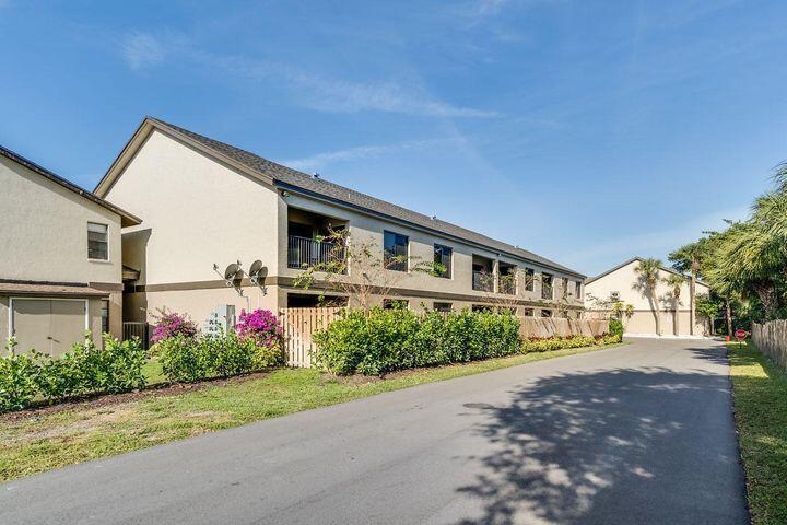 1665 Cabot Lane Unit# A1, Wellington, FL 33414, 3 Bedrooms , 2 Bathrooms ,Townhouse,Sold,R10744570, Horizon Palm Realty Group