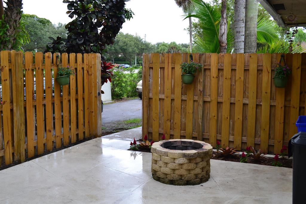 703 Miramar Lane, Palm Beach Gardens, FL 33410, 2 Bedrooms , 2 Bathrooms ,Townhouse,Sold,R10745676, Horizon Palm Realty Group