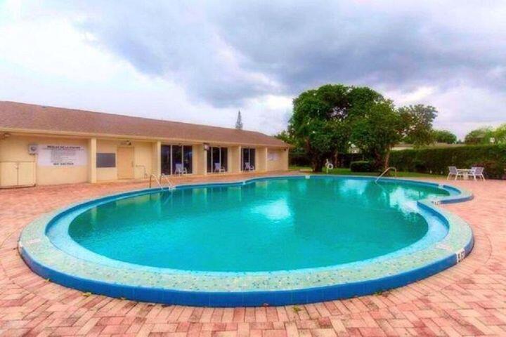 719 Lori Drive 211