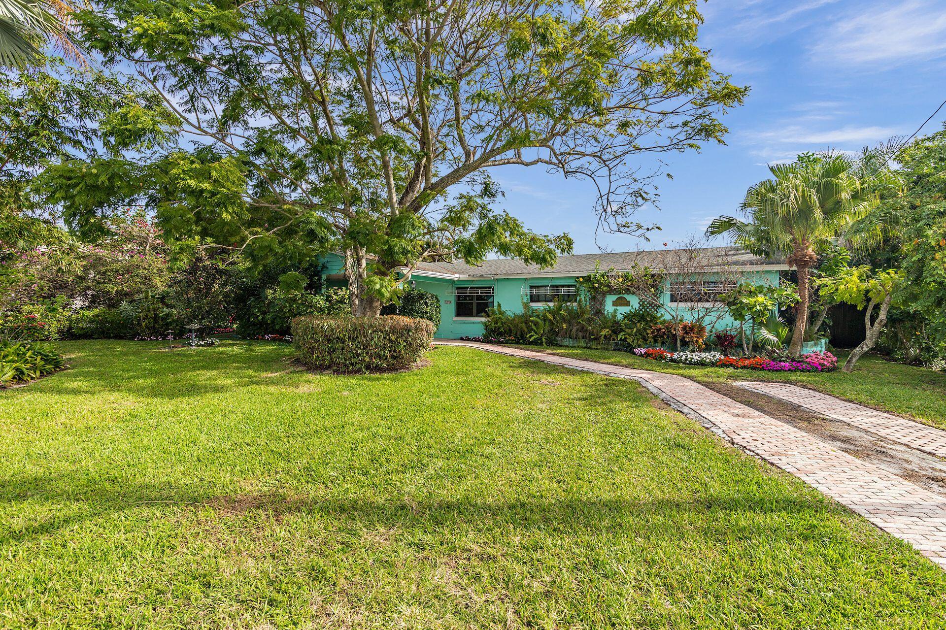 7710 W Lake Drive, Lake Clarke Shores, FL 33406, 4 Bedrooms , 2 Bathrooms ,Single Family Home,Sold,R10858816, Horizon Palm Realty Group