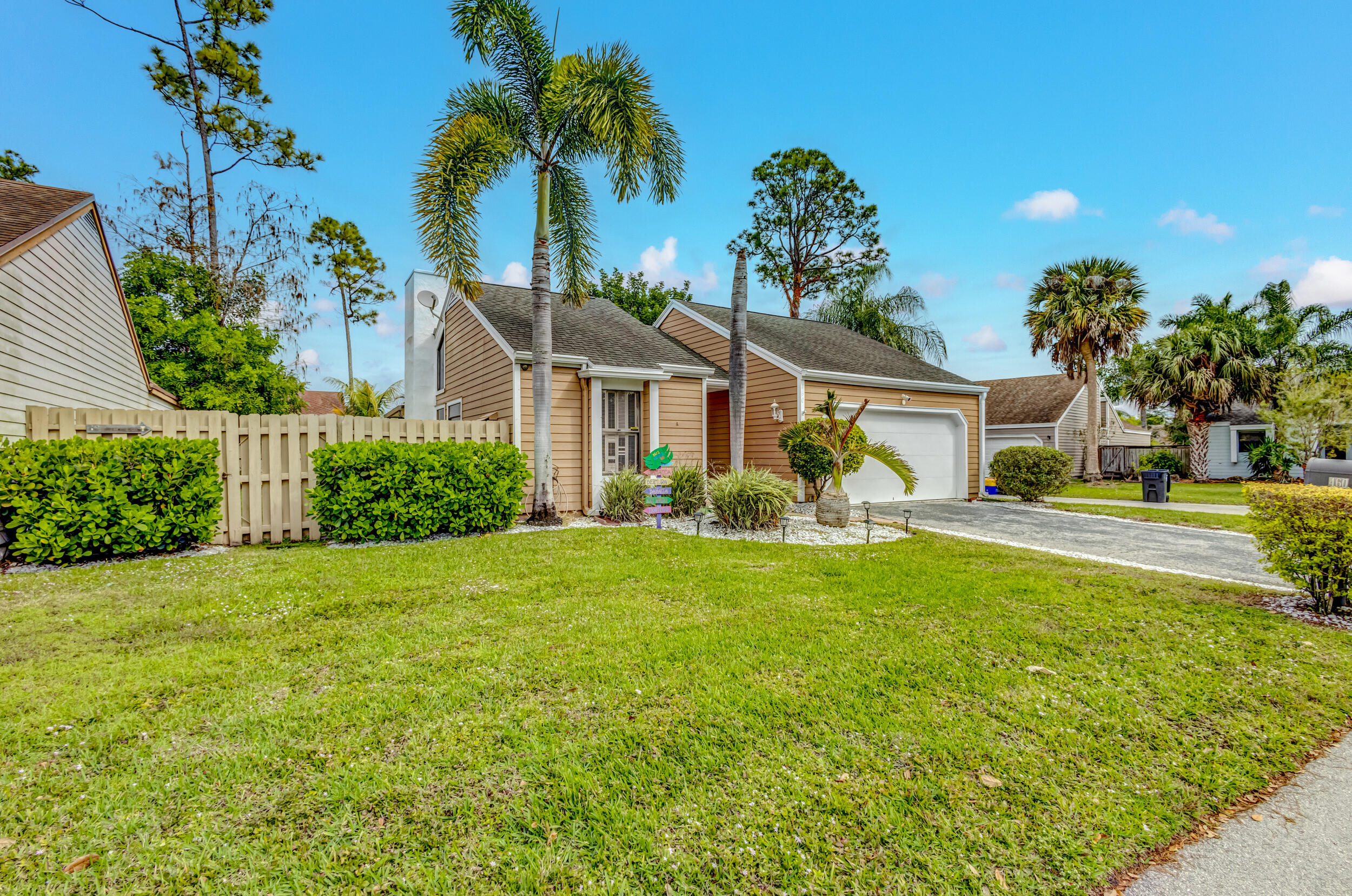 460 Oak Shadow Way, Wellington, FL 33414, 2 Bedrooms , 2 Bathrooms ,Single Family Home,Sold,R10859140, Horizon Palm Realty Group