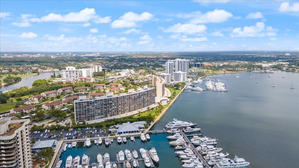 130 Lakeshore Drive 323, North Palm Beach, FL 