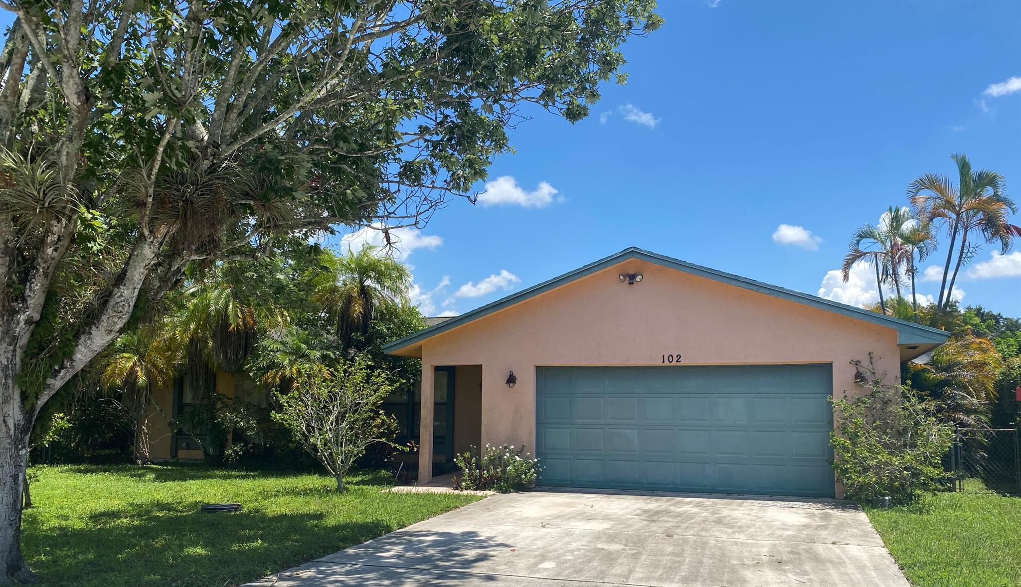 102 Morgate Circle, Royal Palm Beach FL 33411