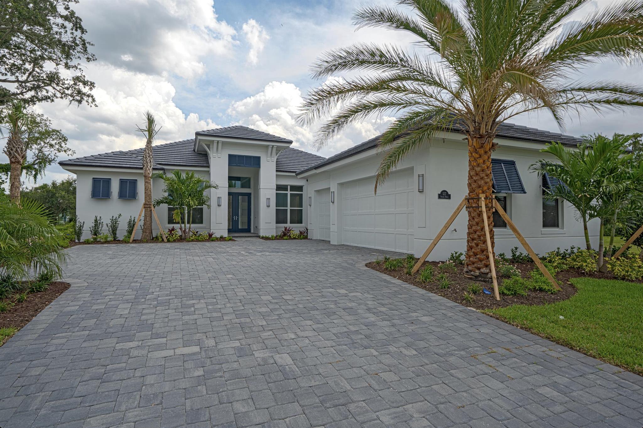 127 Strand Drive, Vero Beach, FL 