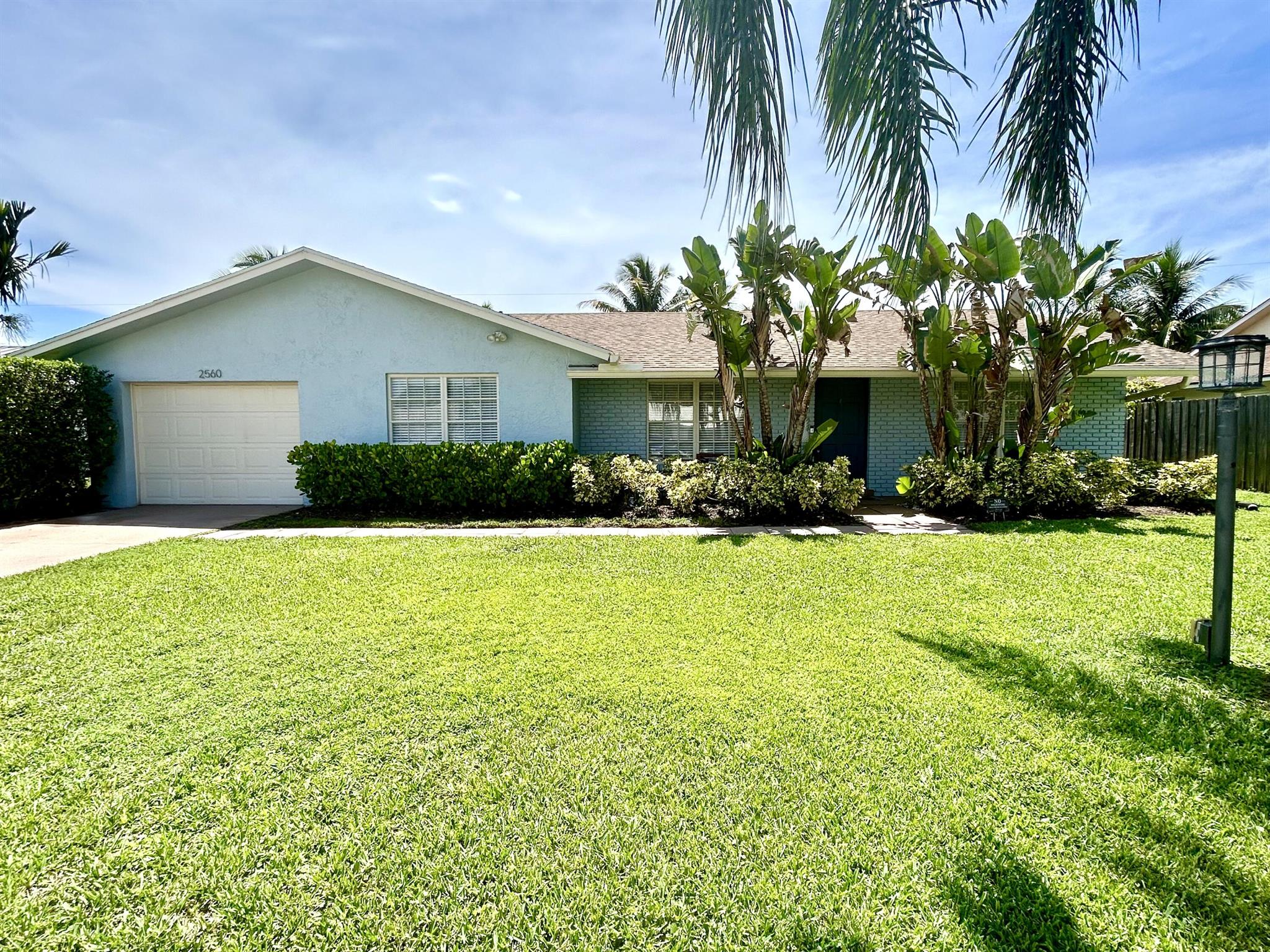 2560 SW 14th Street, Boynton Beach, FL 