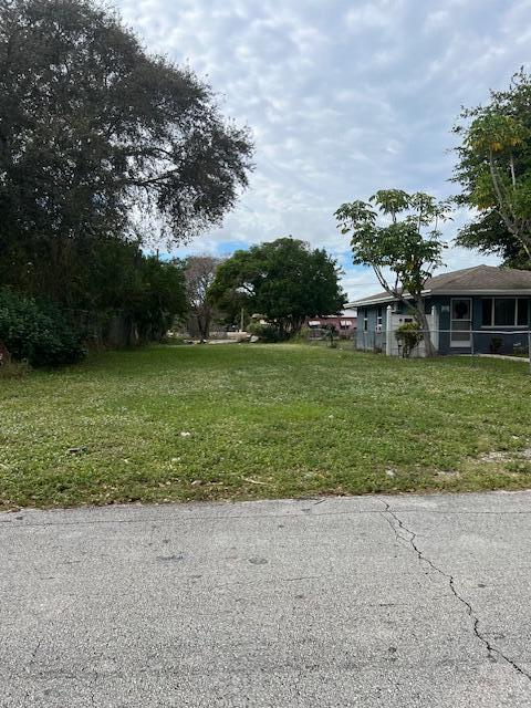 11 NW Nw Avenue, Delray Beach, FL 33444