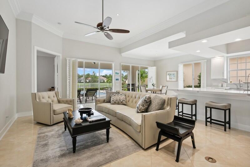 Photo 3 of home located at 1413 James Bay Road, Palm Beach Gardens FL