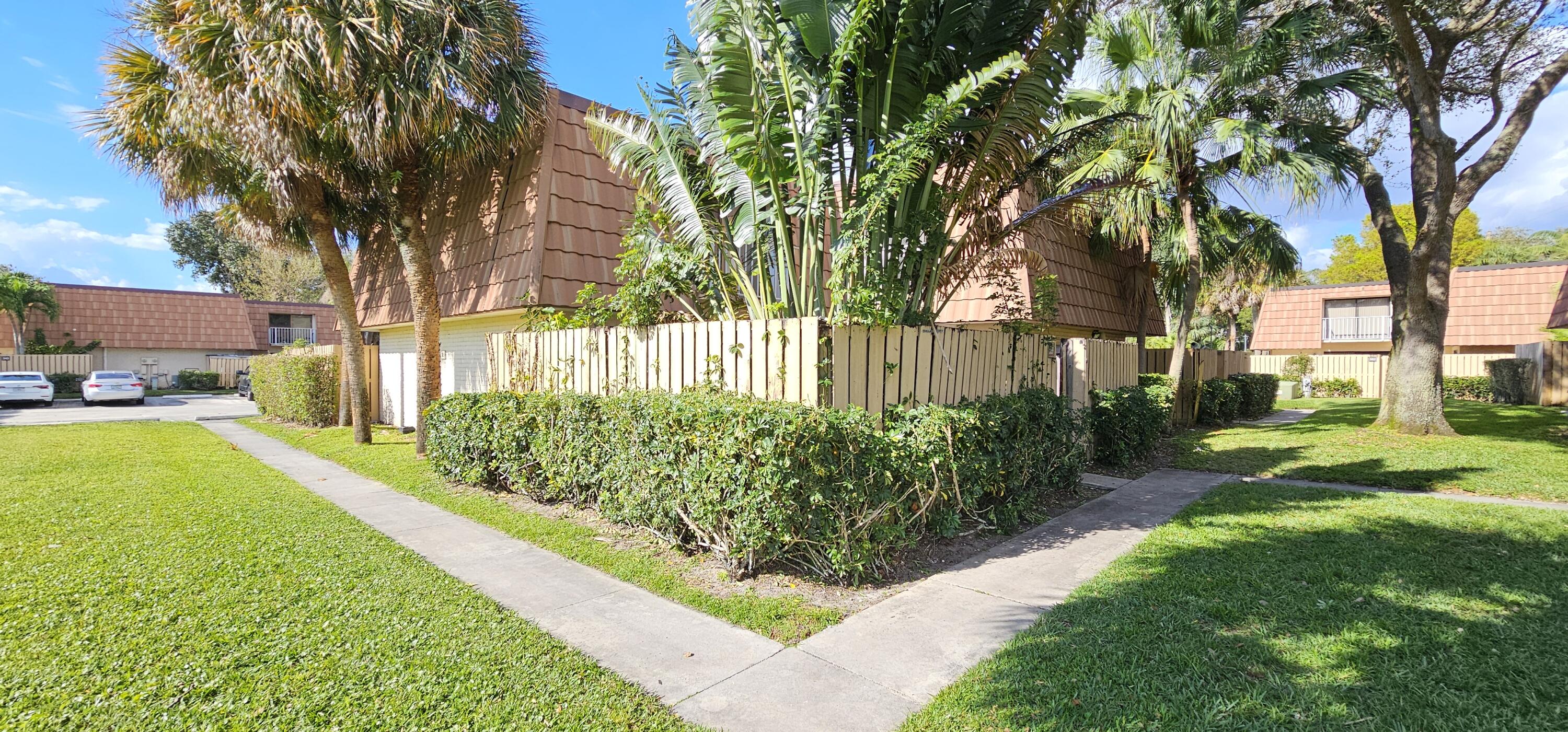 539 Green Springs Place, West Palm Beach, FL 
