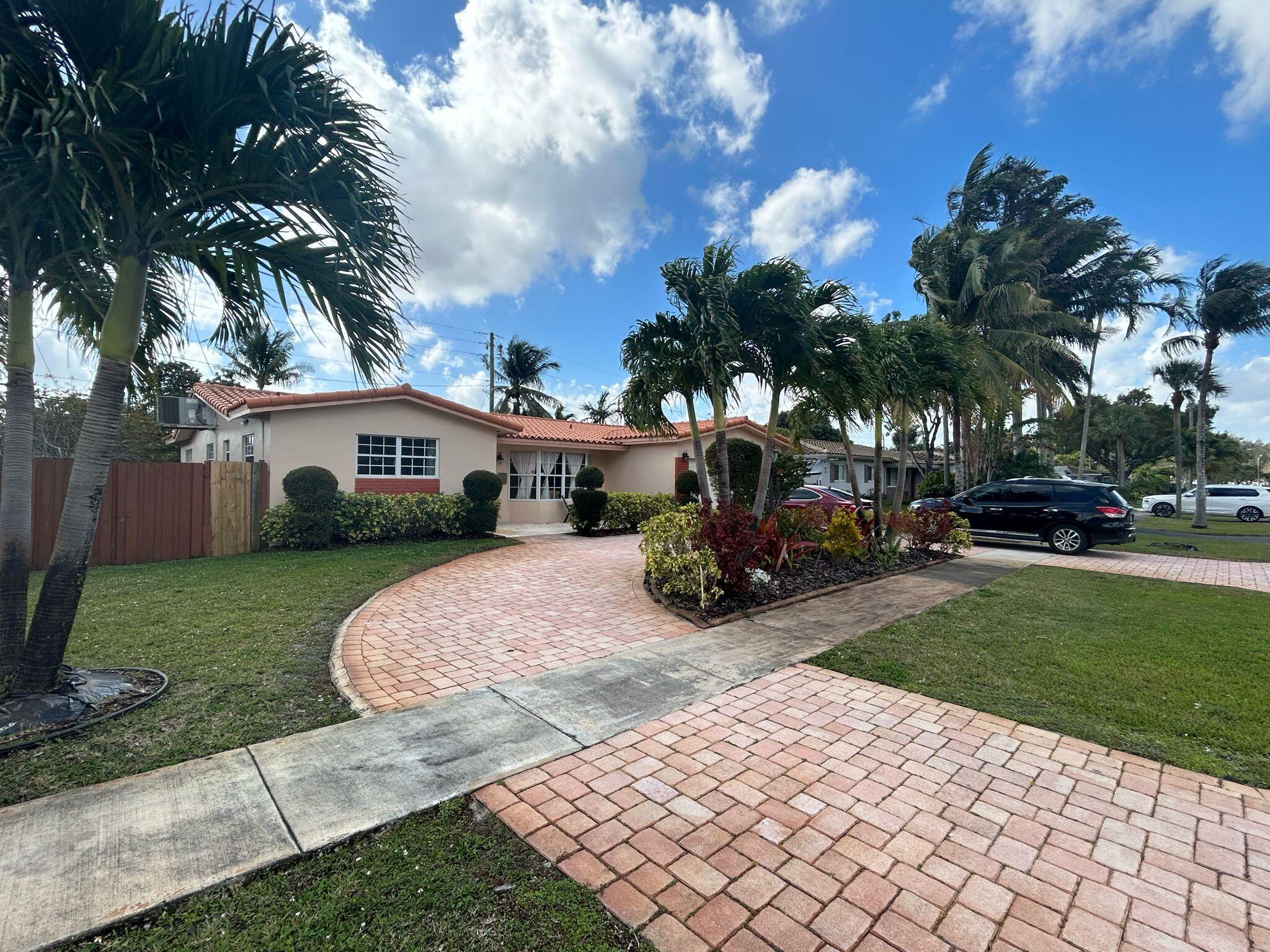 5200 Adams Street, Hollywood, FL 