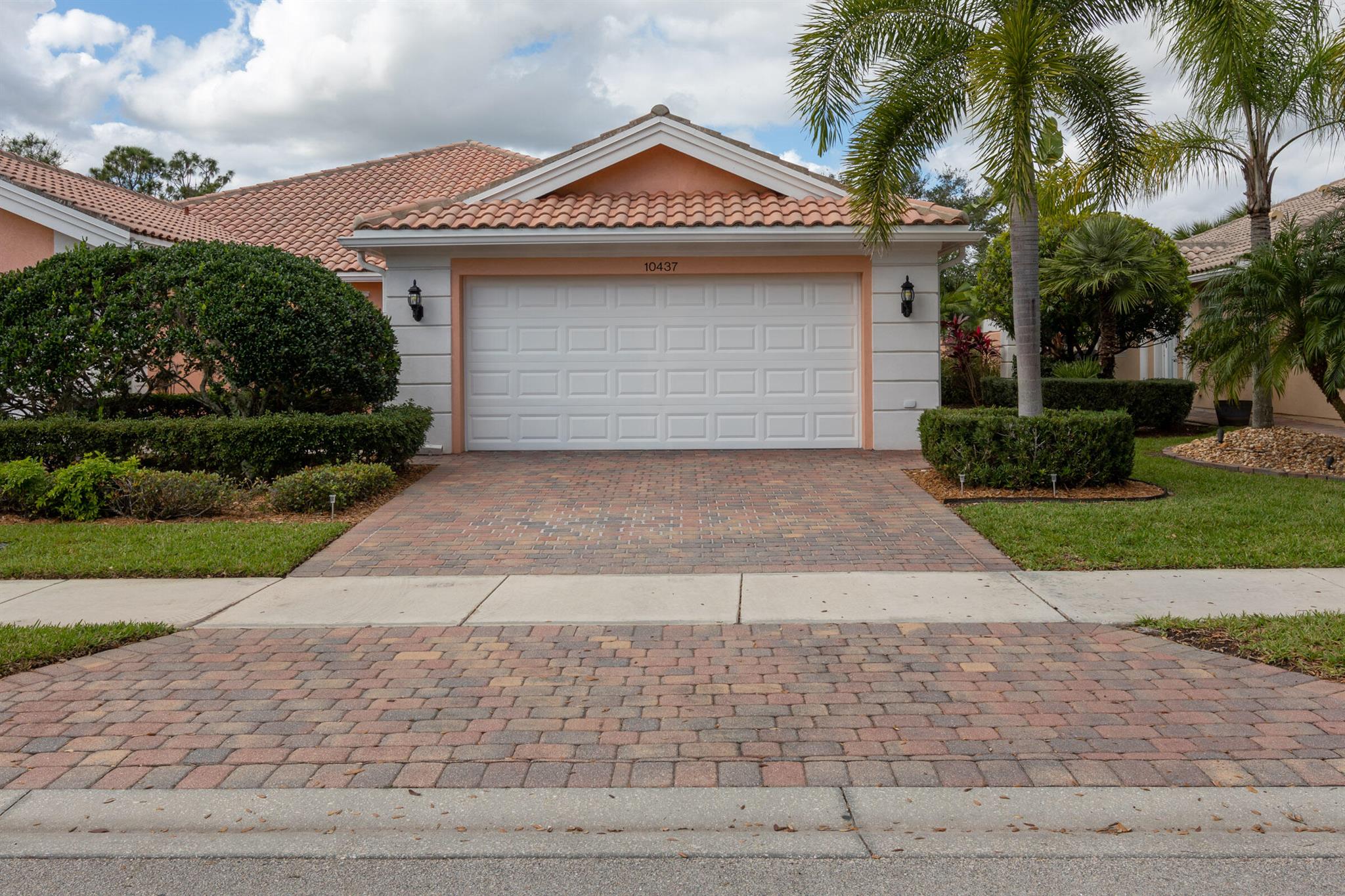 10437 SW Stratton Drive, Port St Lucie, FL 