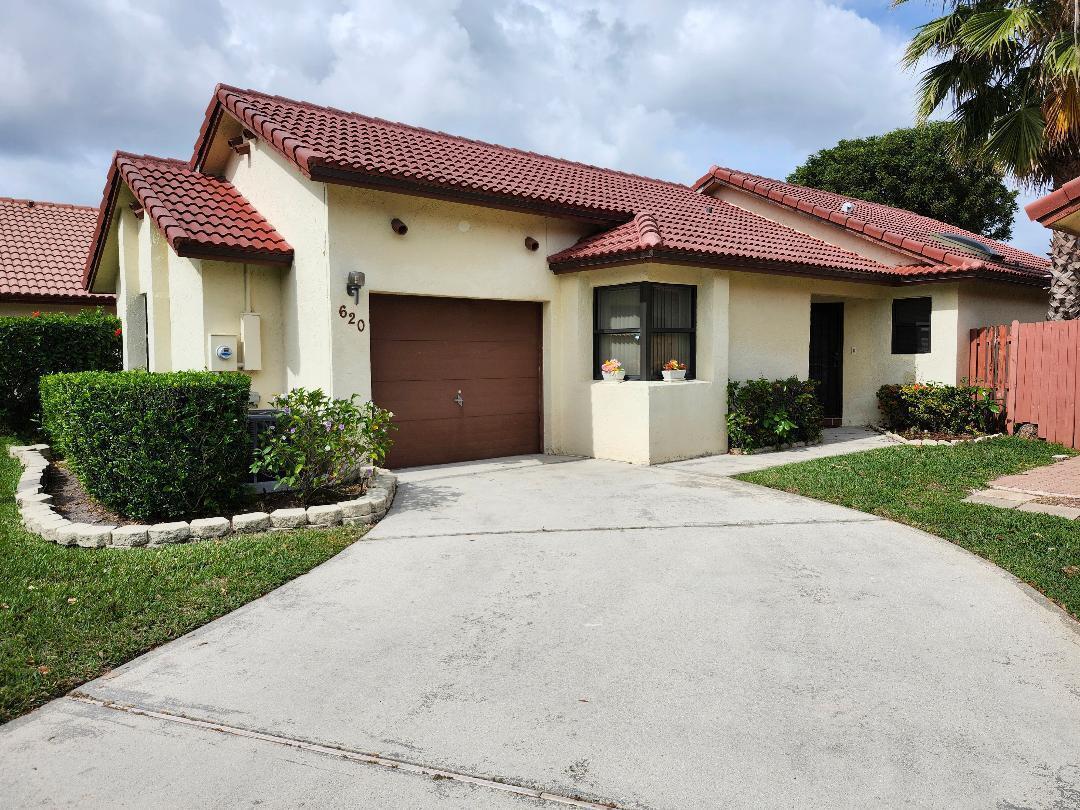 620 SW 113th Terrace, Pembroke Pines, FL 