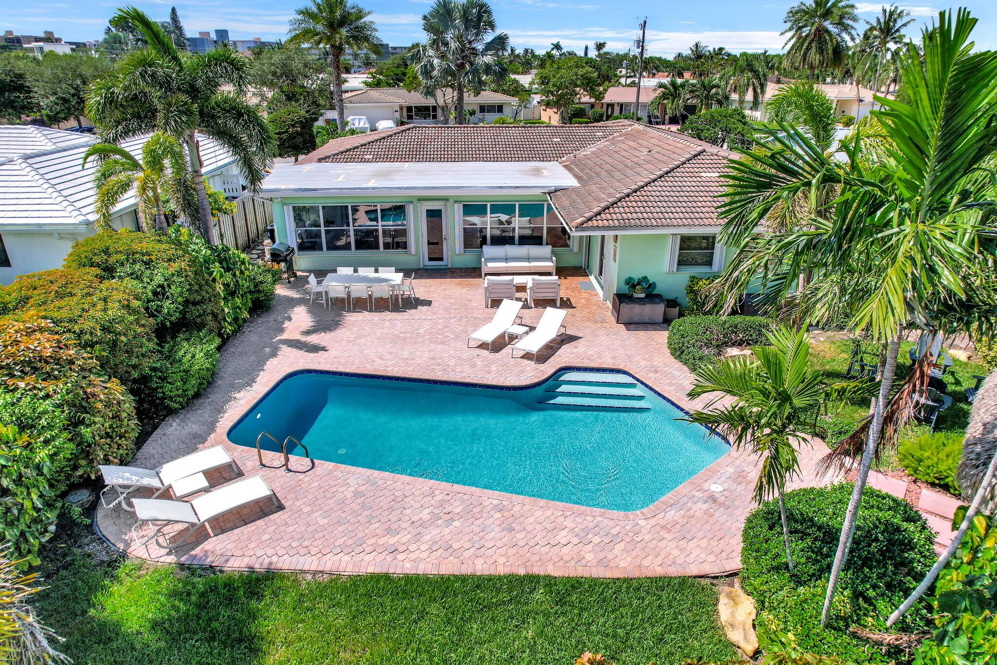 House for Sale in Deerfield Beach, FL