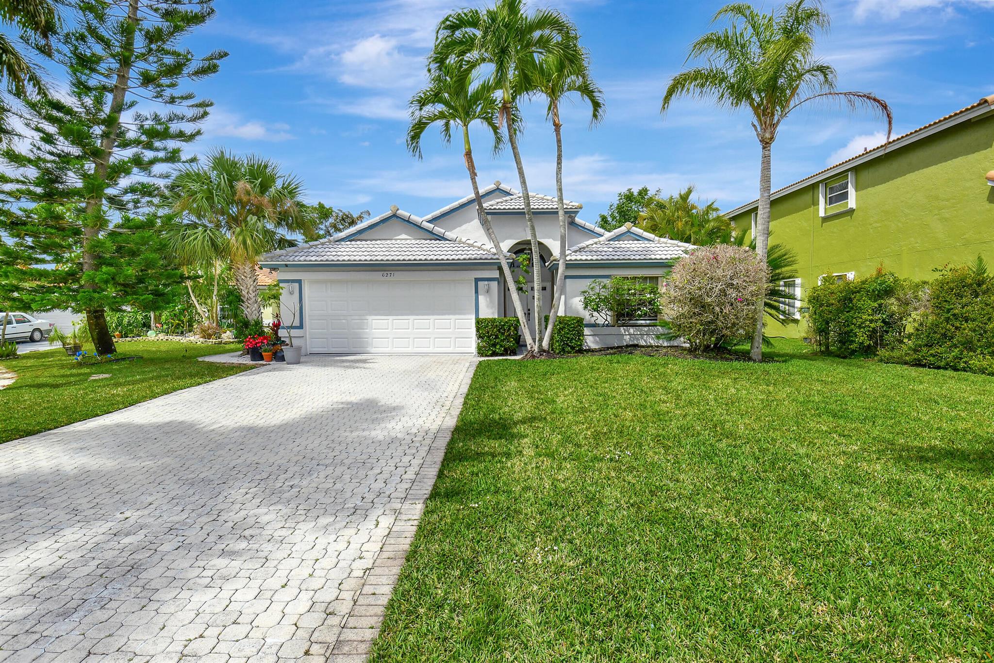 House for Sale in Boynton Beach, FL