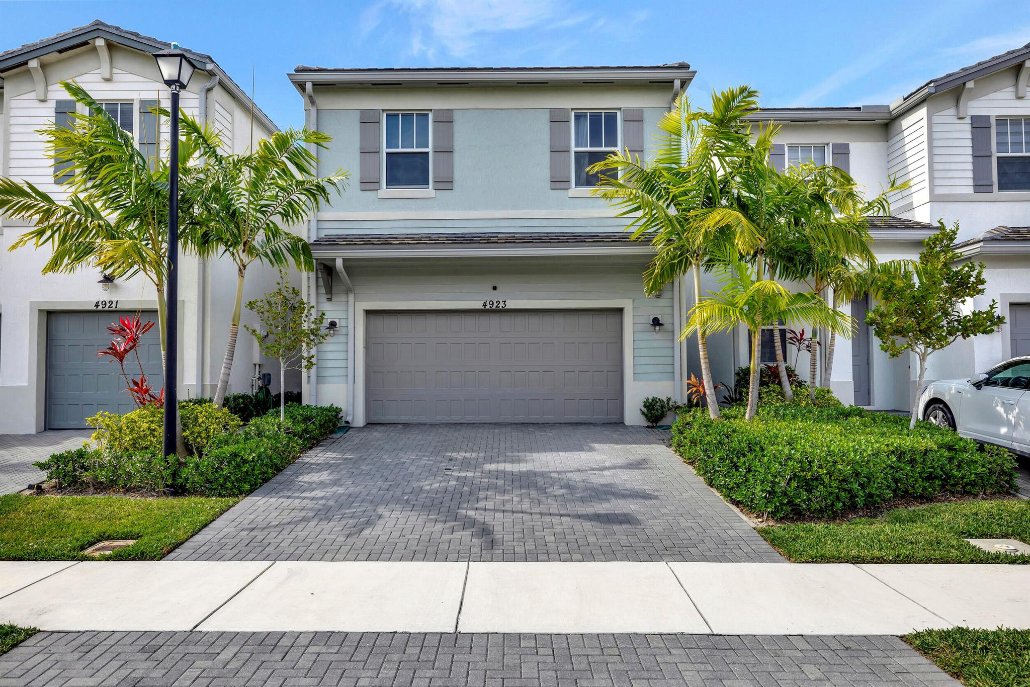 4923 NW 48th Terrace, Tamarac, FL 