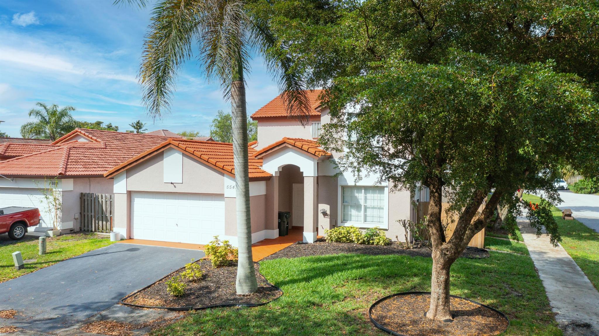 5541 NW 49 Ter Terrace, Coconut Creek, FL 