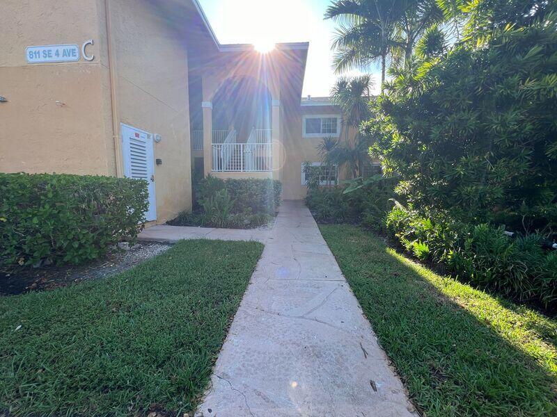 811 SE 4th Avenue C205, Dania Beach, FL 33004