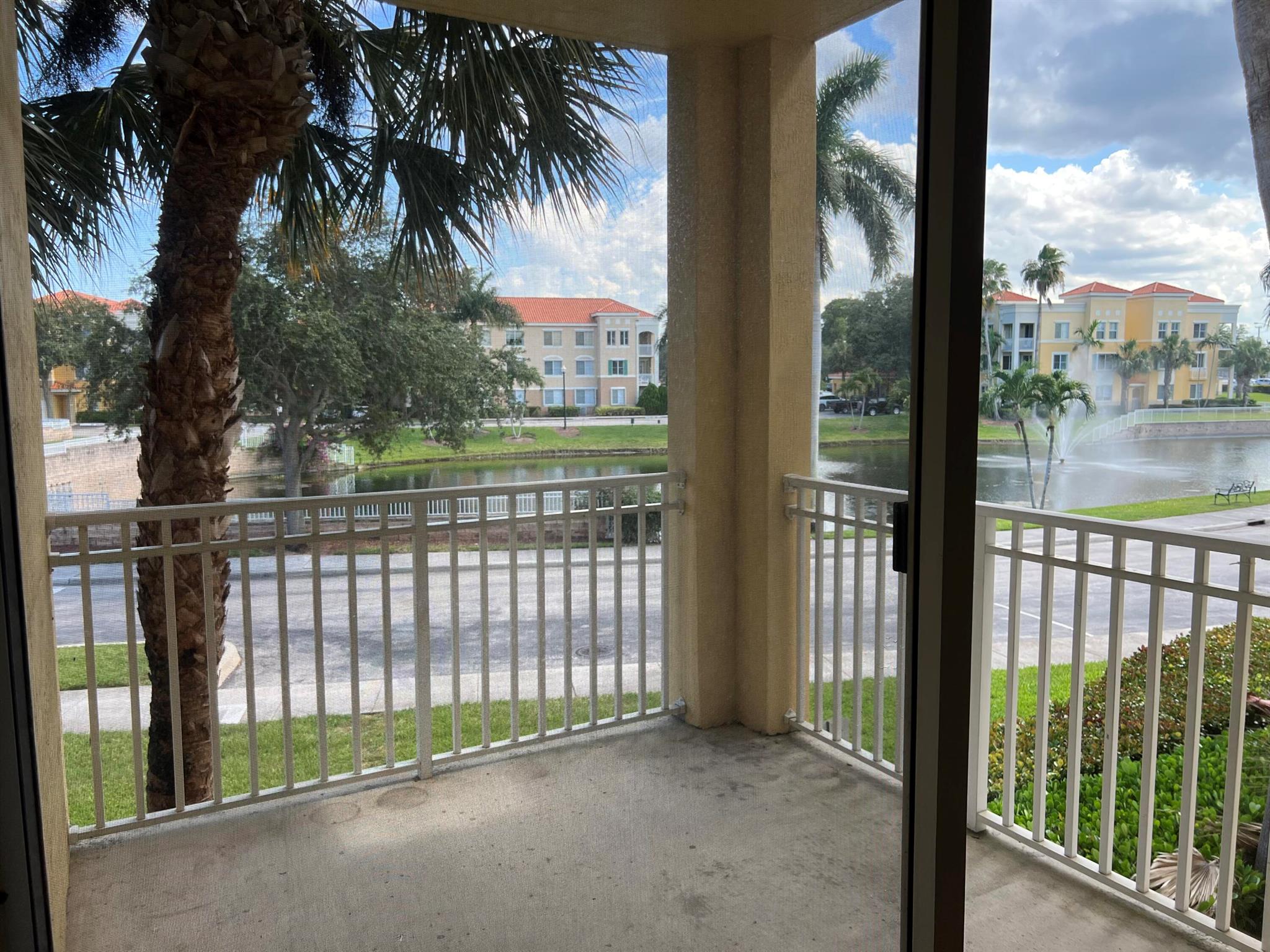 Second floor 3 bedroom 2 bathroom unit in best location in Palm Beach Gardens. Gated community with all amenities. Walk to shopping, restaurants, downtown Palm Beach Gardens with movie theater, Whole Foods etc. Conveniently located just off I-95 exit that makes it possible to get to Downtown West Palm Beach, the outlet mall and the PBI airport in just a few minutes. Walking distance to Gardens Mall and Palm Beach State College.