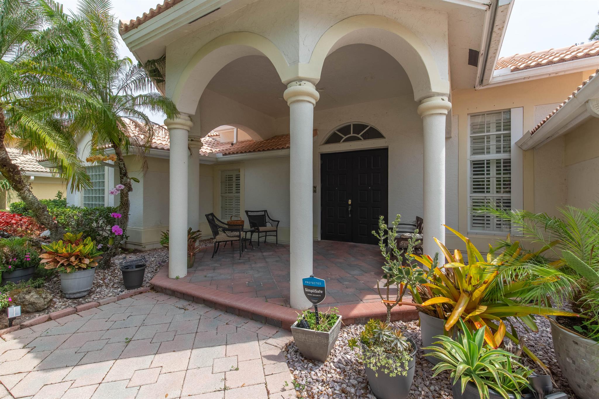 Photo 3 of home located at 15560 Cedar Grove Lane, Wellington FL