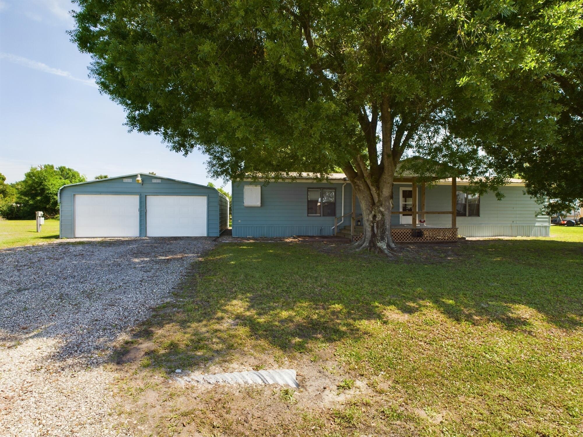 1089 Bay Drive NW, Moore Haven, FL 33471