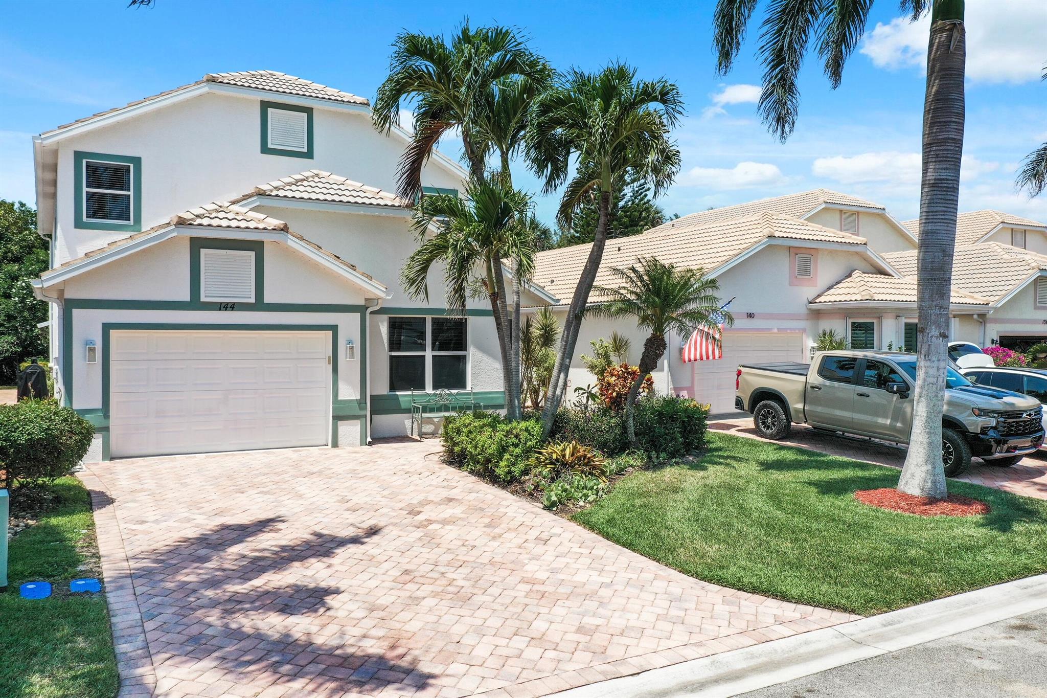 House for Sale in Jensen Beach, FL