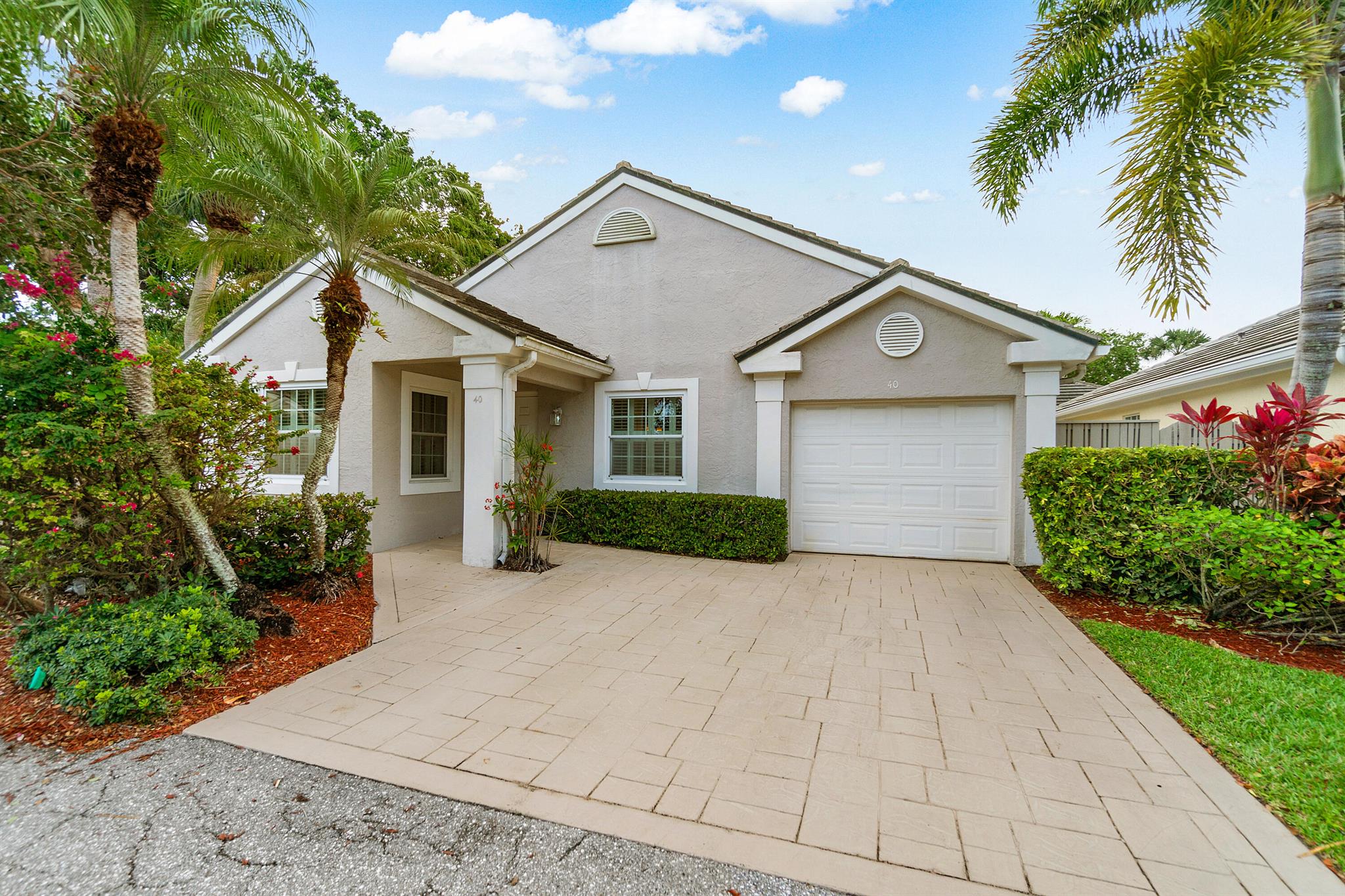 40 Admirals Court, Palm Beach Gardens, FL 