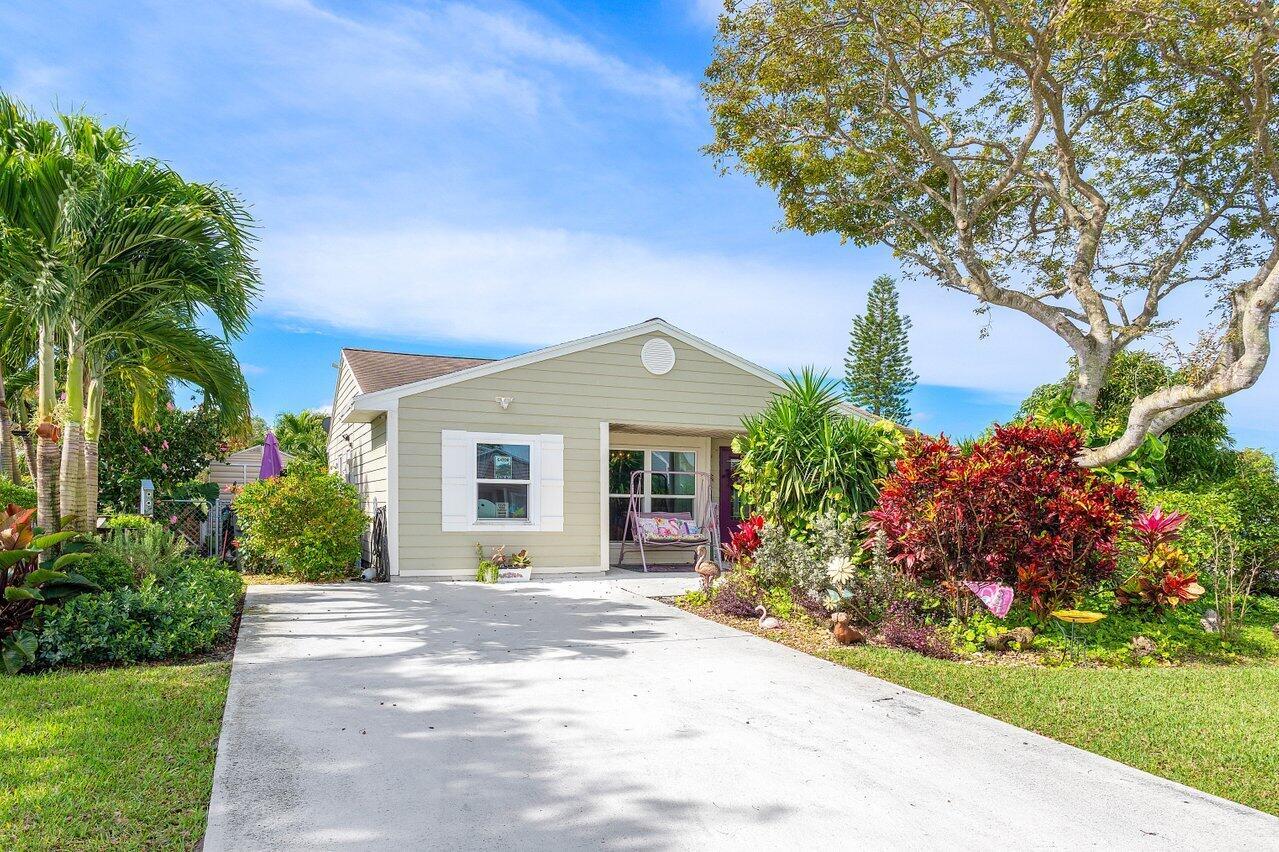 5495 Courtney Circle, Boynton Beach, FL 