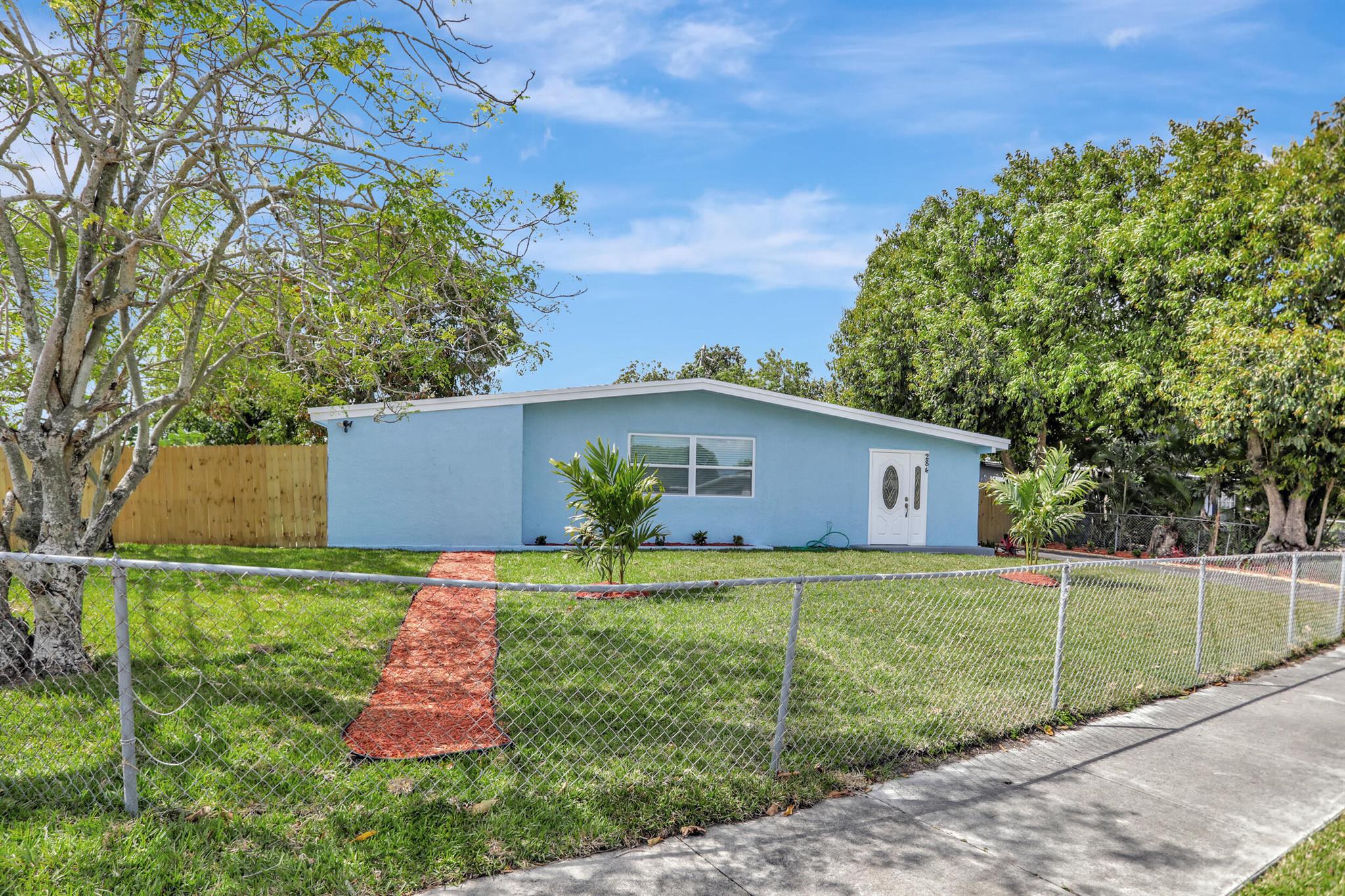 284 NE 41st Street, Deerfield Beach, FL 