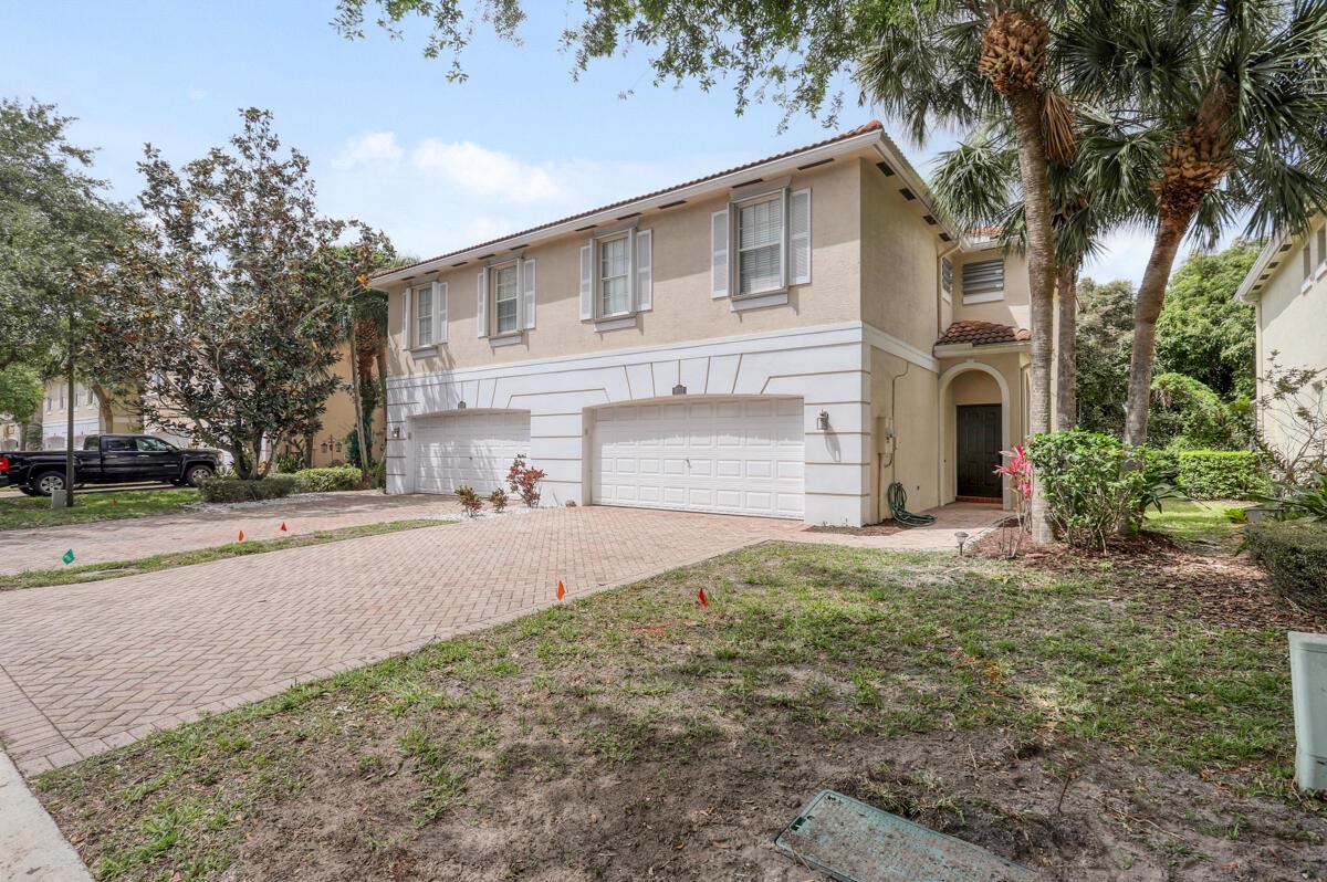 9151 Villa Palma Lane, Palm Beach Gardens, FL 