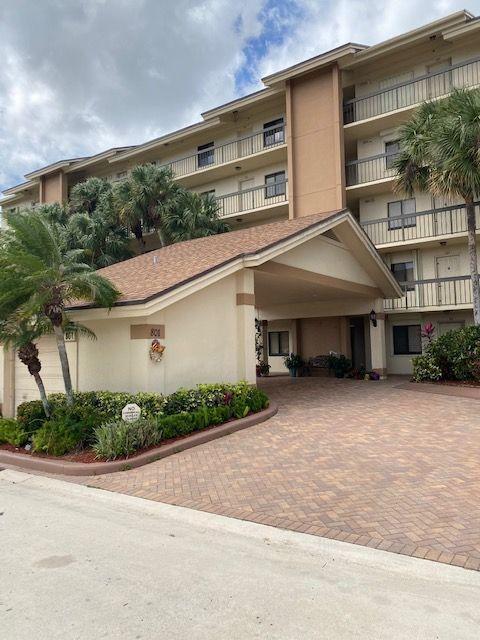 WELL MAINTAINED 3rd FLOOR UNIT WITH GREAT PANORAMIC VIEWS OF THE LAKE AND MARINA WITH ITS'  LUXURIOUS YACHTS . WALKING DISTANCE TO THE OCEAN , INTRACOASTAL WATER WAY , COUNTY PARKS , SHOPPING . MANY MORE AMENITIES SUCH AS BOCCE BALL , TENNIS , FOUR (4) HEATED SWIMMING  POOLS AND PICNIC AREAS .OVERLOOKING THE INTRACOASTAL  WATER WAY .BALCONY ACCESS HAS HURRICANE IMPACT RESISTANT SLIDING GLASS DOORS . LOCATED NEXT TO POOL BUILDIING 701 SEAFARER CIRCLE .
