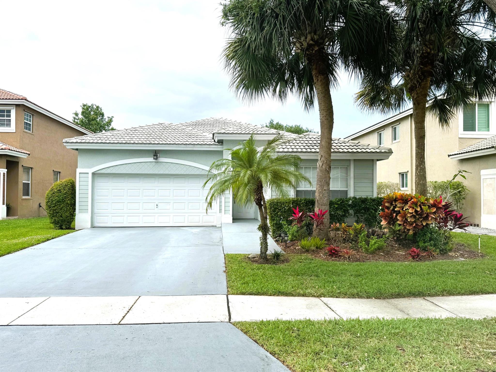 7603 NW 70 Avenue, Parkland, FL 