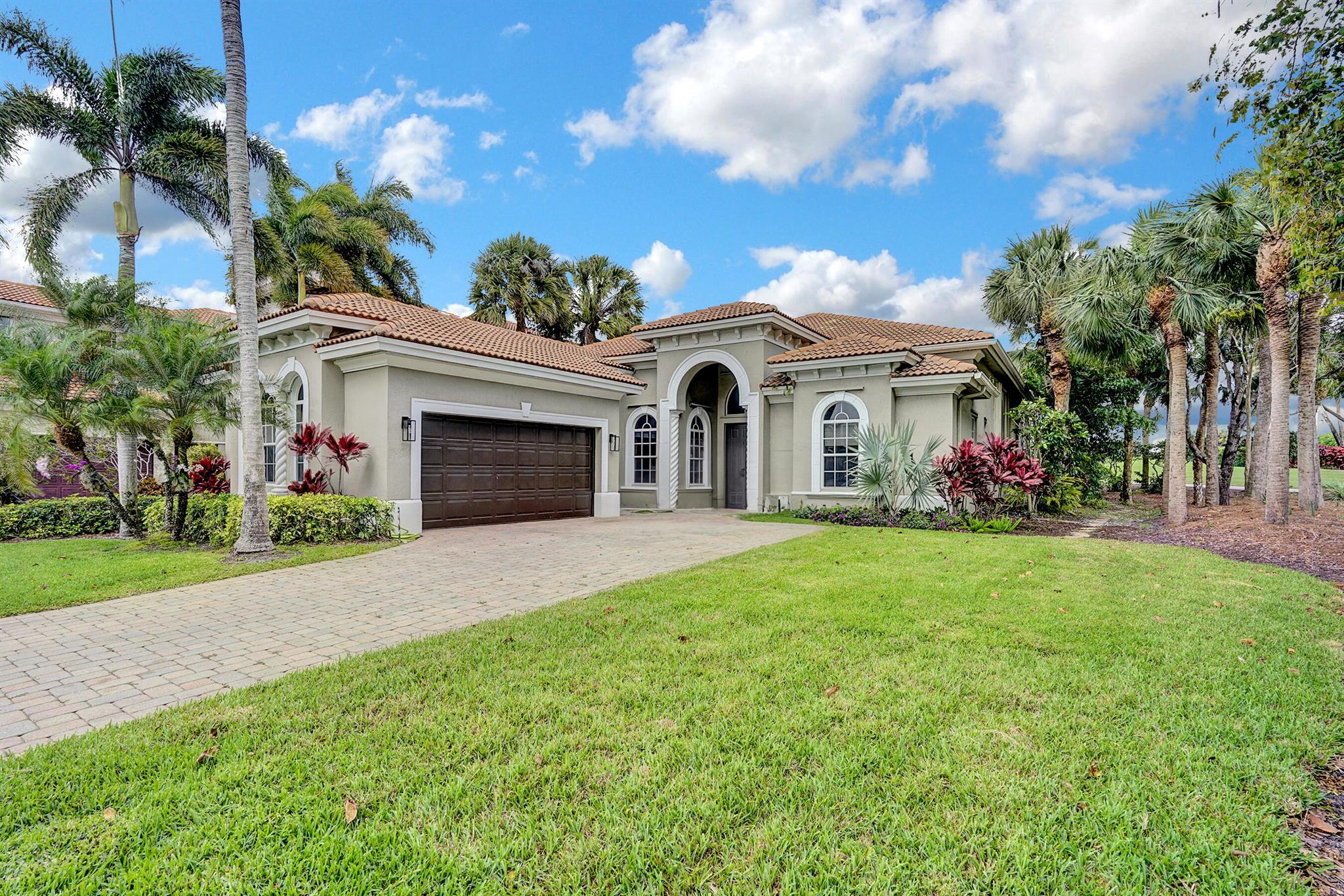 House for Sale in Delray Beach, FL