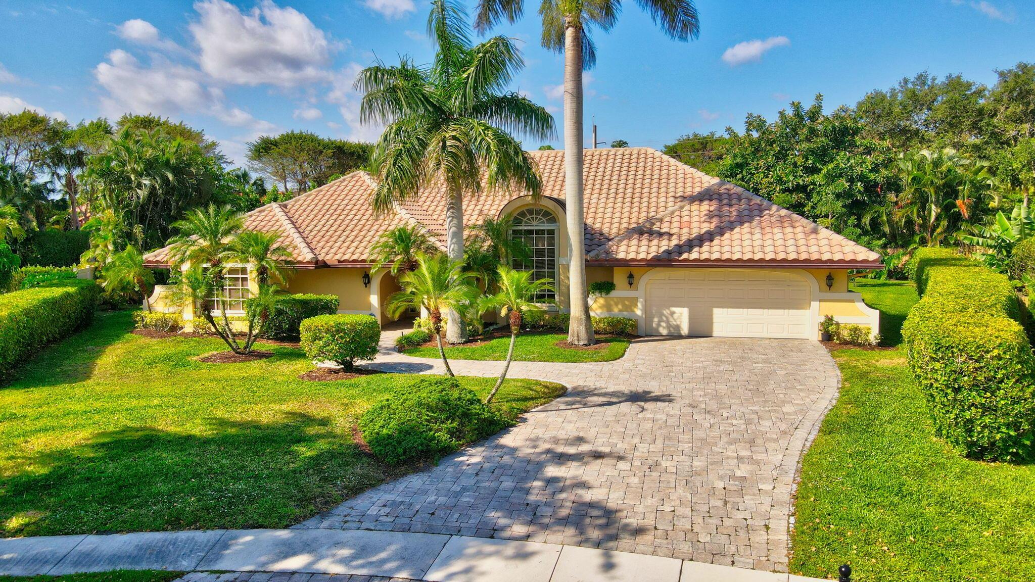 House for Sale in Boca Raton, FL