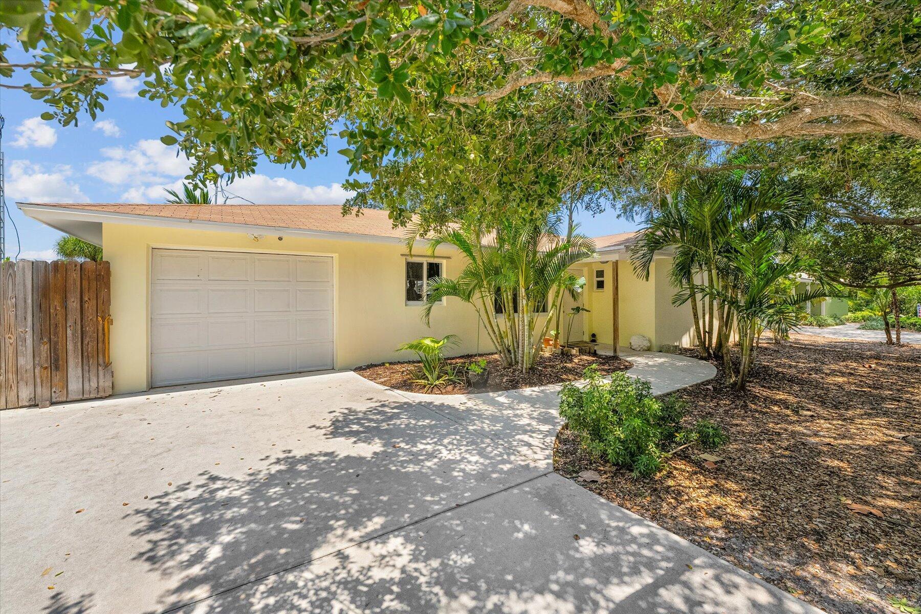 Capture the coastal Florida lifestyle with all the marine amenities available nearby in this quaint 2/2 garden home with pool and no HOA nestled in the Riverside Drive neighborhood of Jupiter. In the vicinity you will find the Jupiter Inlet Lighthouse & Museum, Jupiter Beach Park, Dubois Park, Sawfish Bay Park, Burt Reynolds Park which offers public boat ramps to the Loxahatchee River, and more! Pristine beaches, fishing, boating, canoeing, paddle boarding, and numerous live local entertainment hotspots & waterfront restaurants are just a few of the highlights this popular coastal community has to offer. Along Riverside Drive there are several access points to the Loxahatchee River where you can enjoy paddle boarding, canoeing, sunsets, and much more! Your slice of paradise awaits!
