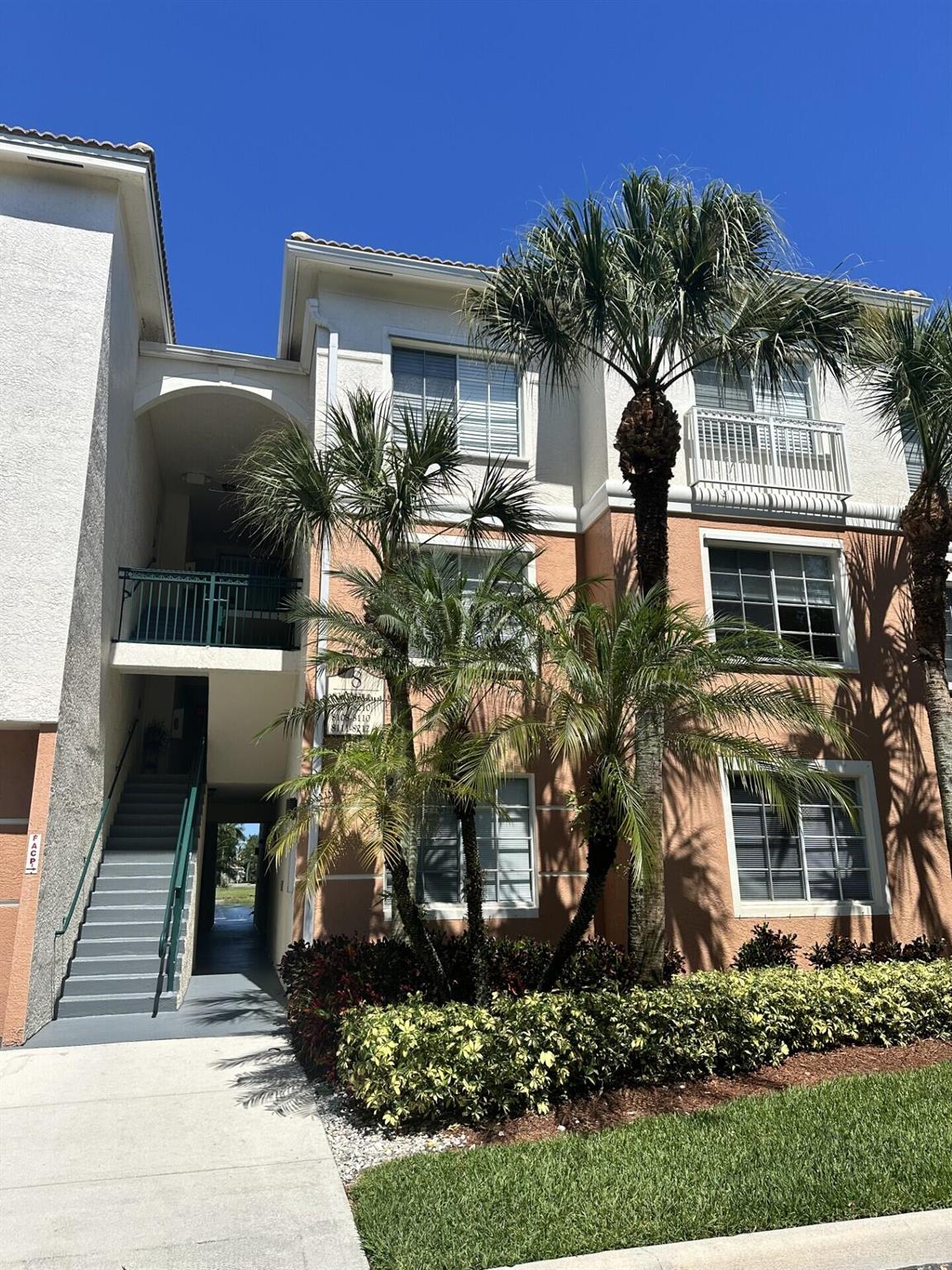 **DON'T MISS OUT on this immaculately maintained 2BR/2BA  condo with a bonus room off the living area  that is perfect for a home office, play area and/or exercise room** **This updated condo features  an open split floor plan, with granite kitchen counters, SS appliances, remodeled bathrooms, designer molding and more** **Utility room with full size washer & dryer** **Fiore is an unmanned gated community in very close proximity to Abacoa Town Center, Roger Dean Stadium, Alton,  The Gardens Mall and all the popular restaurants & shopping**