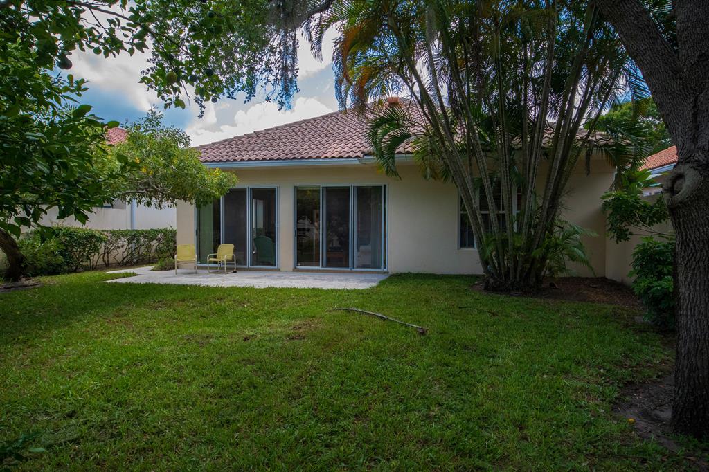 Photo 8 of home located at 311  Kelsey Park Circle, Palm Beach Gardens FL